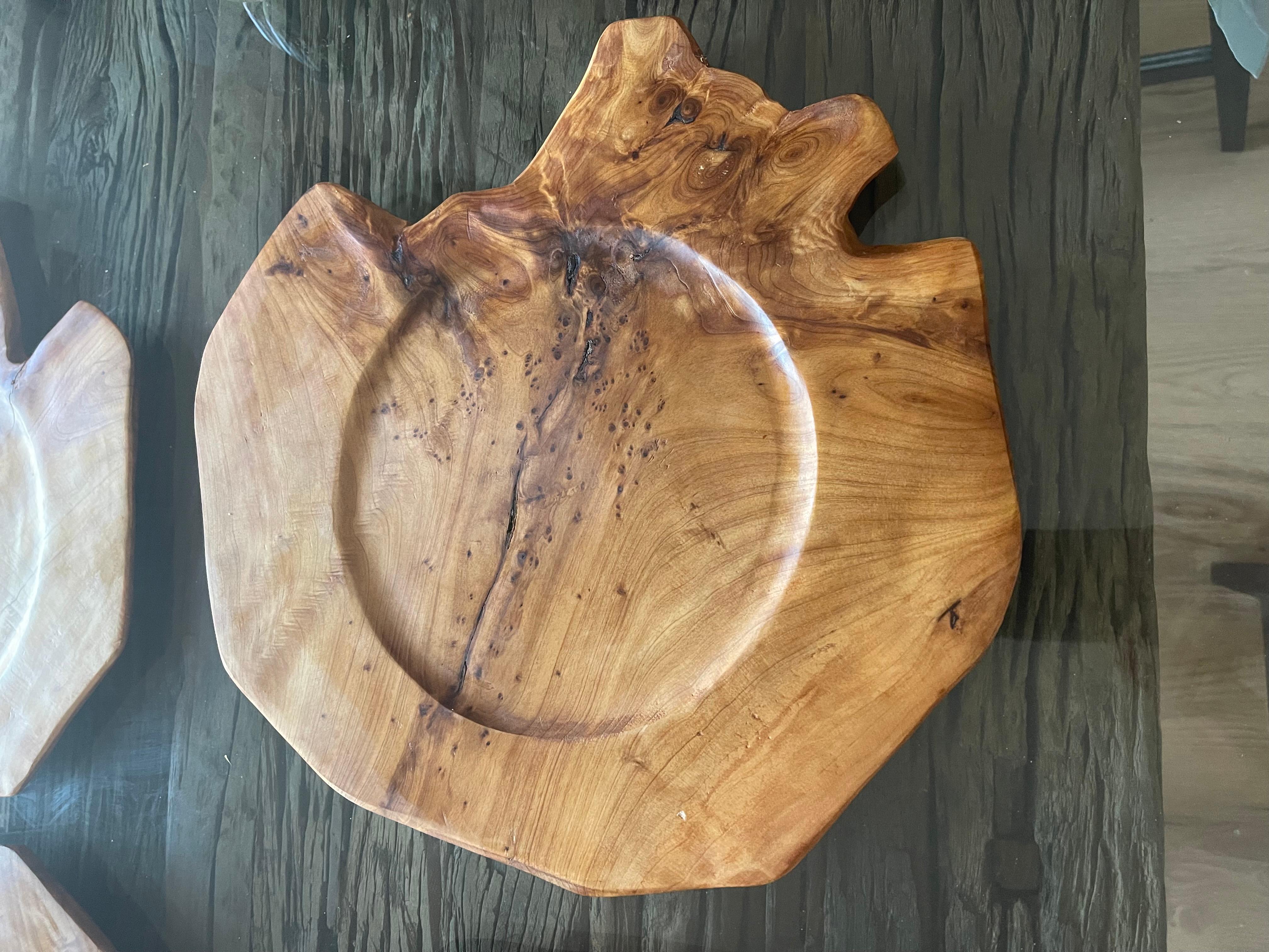 Platos 4 S de Madera de Raíz de Olivo Hechos a Mano Estadounidense en venta