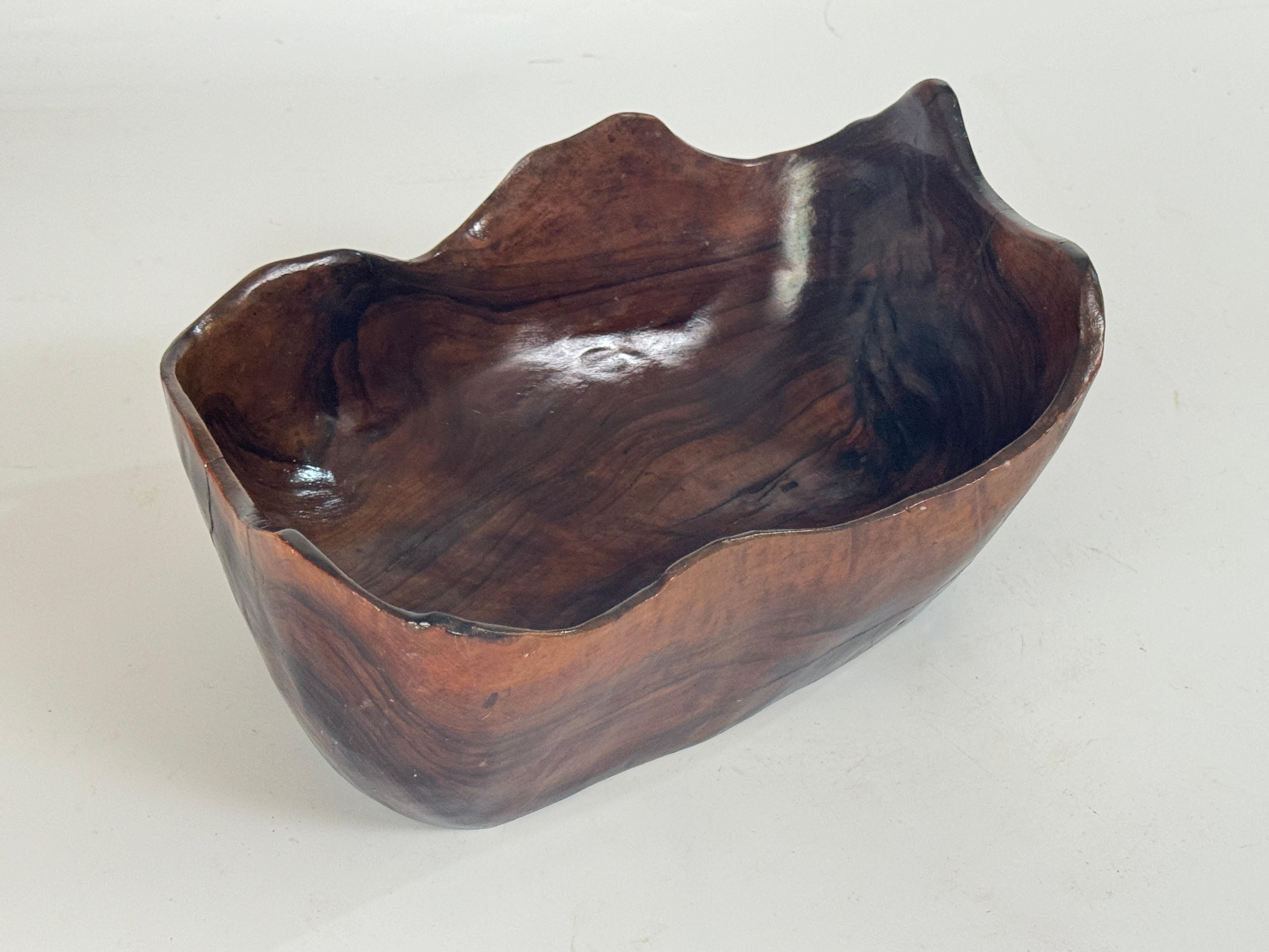 Olive Wood Bowl Französischer Riviera-Stil, Frankreich 1970 Brown Farbe (Moderne der Mitte des Jahrhunderts) im Angebot