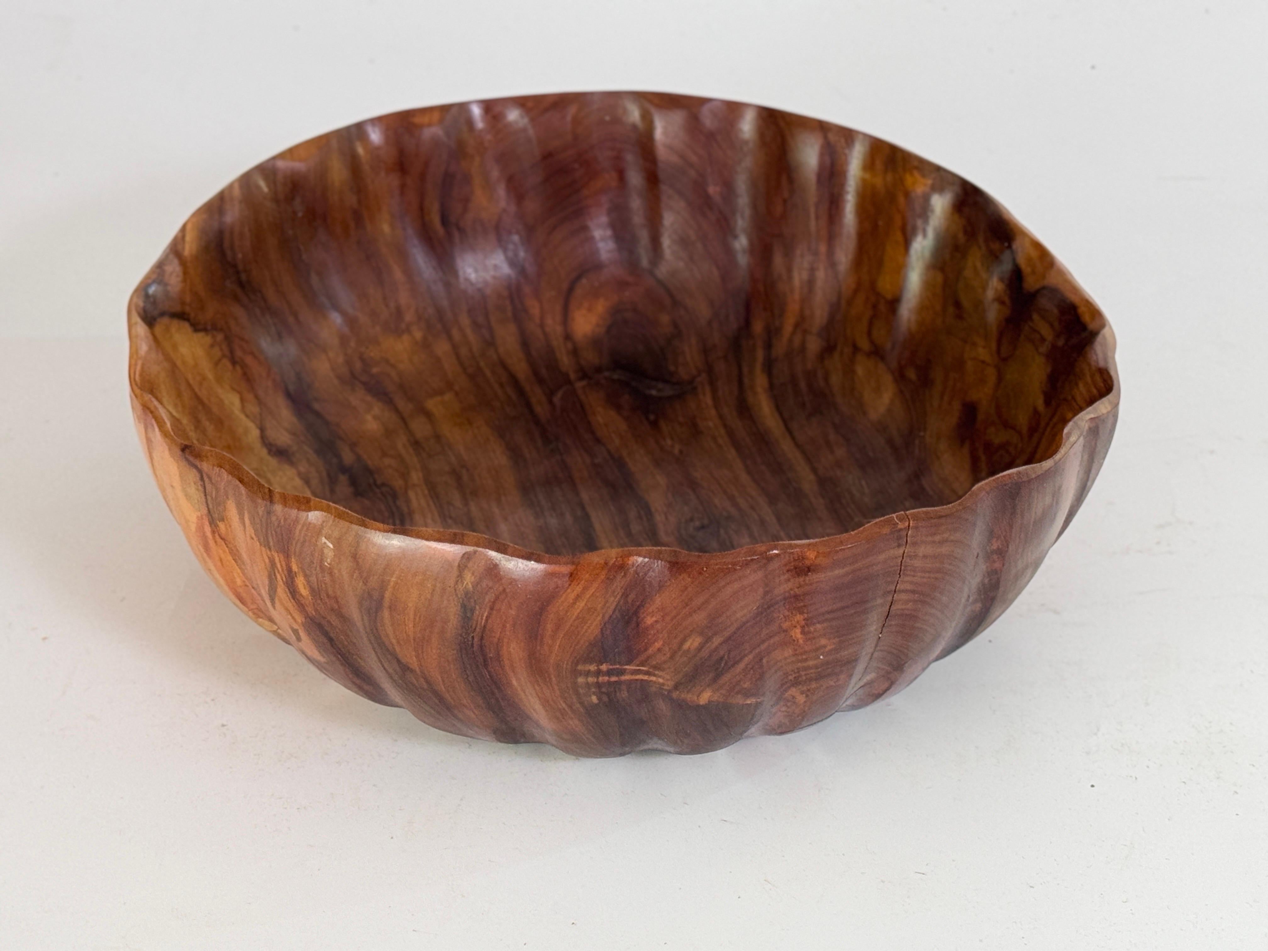 Olive Wood Bowl Französischer Riviera-Stil, Frankreich 1970 Brown Farbe (Obstholz) im Angebot