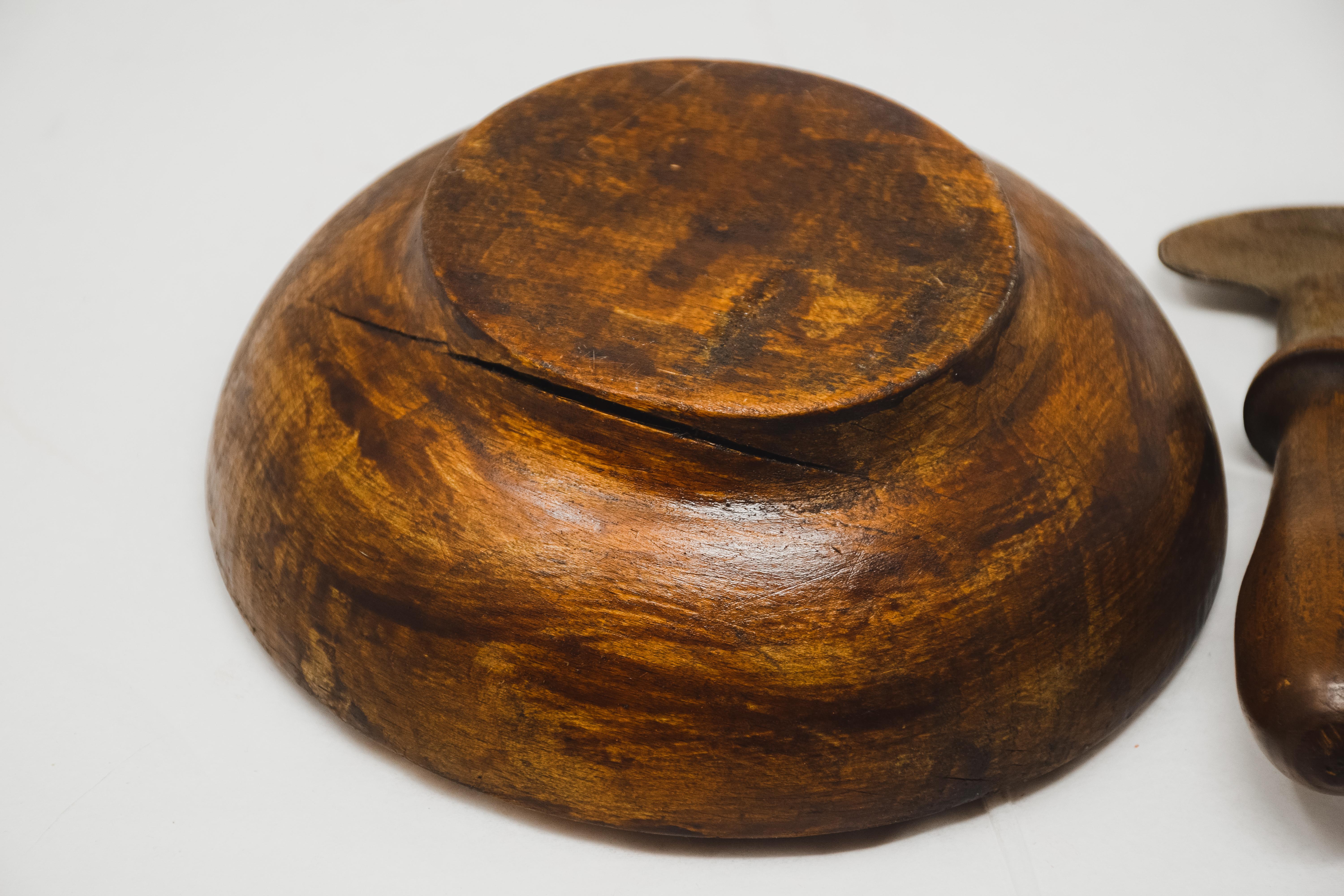 Olive Wood Bowl with Herb Cutter For Sale 1