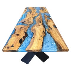 Tavolo da pranzo epossidico personalizzato in Wood Oliver Blue Ocean - Tavolo da pranzo con bordo vivo
