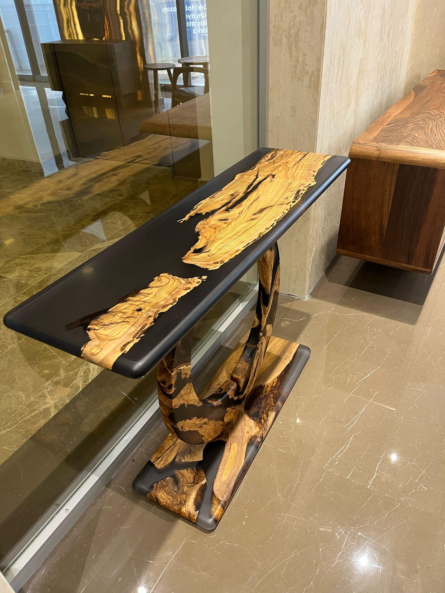 Konsolentisch Olive Wood Epoxy - Holztisch für den Flur - Holztisch für den Eingangsbereich (Moderne) im Angebot