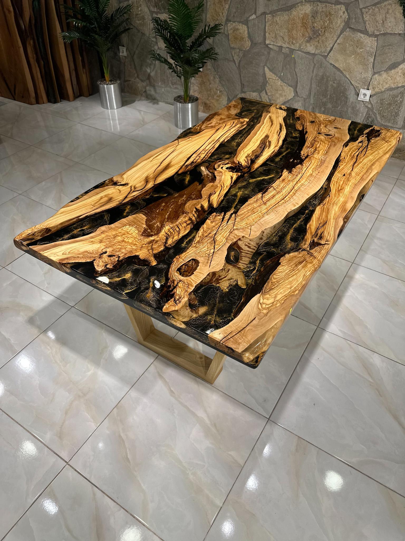 Olive Wood Live Edge Resin Table - Dining Custom Table - Kitchen Table In New Condition For Sale In İnegöl, TR