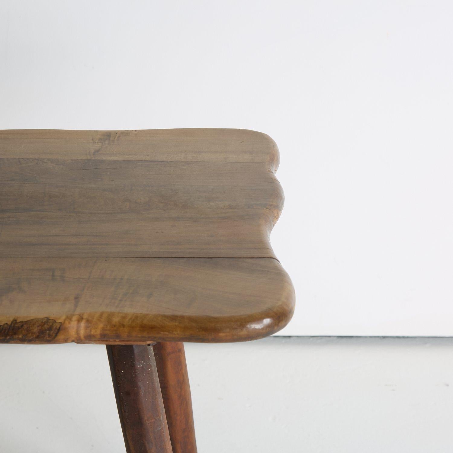 Organico moderno Tavolo in Wood Oliver in vendita