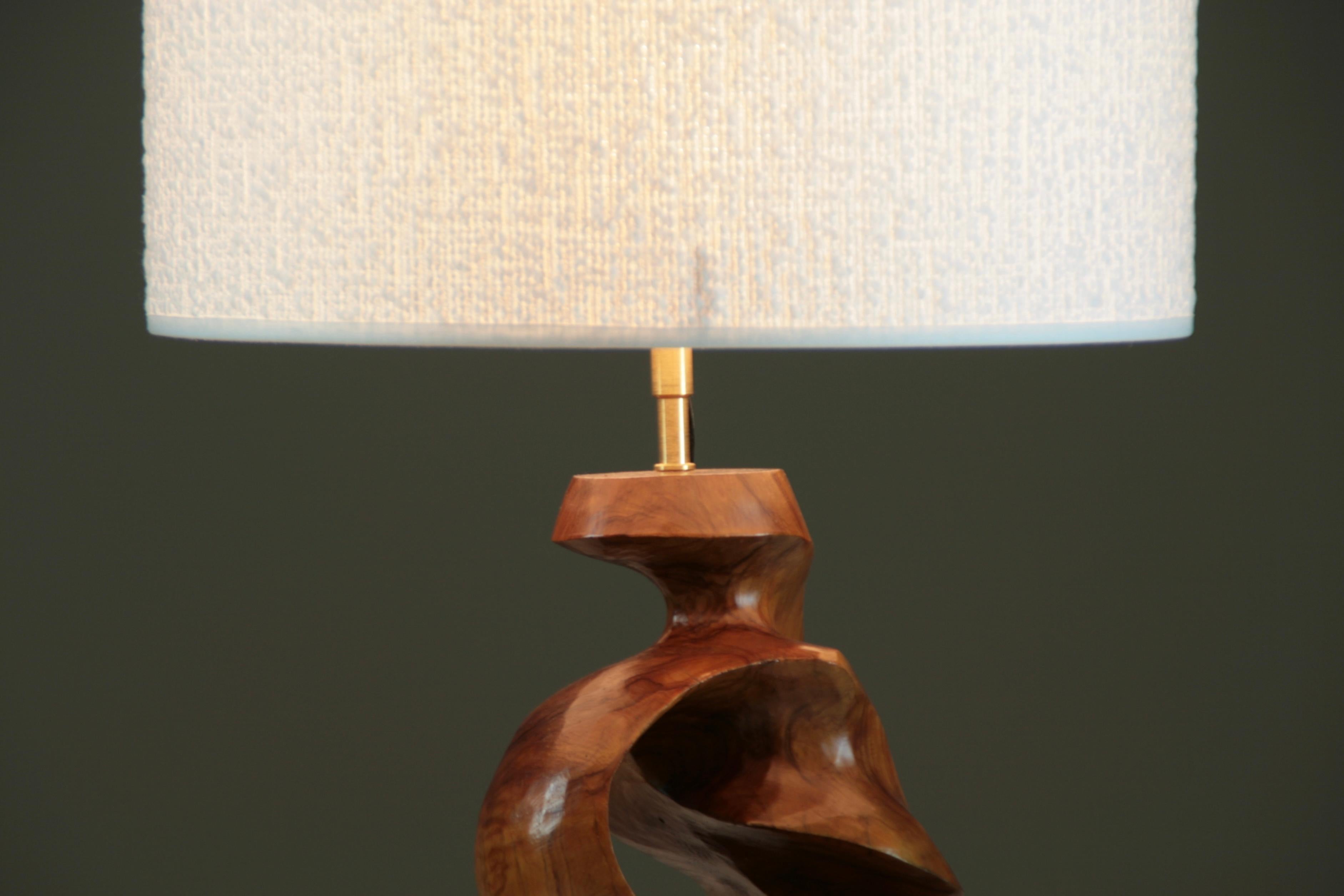 Lampe de table en bois d'Oliver, France années 1950 en vente 9