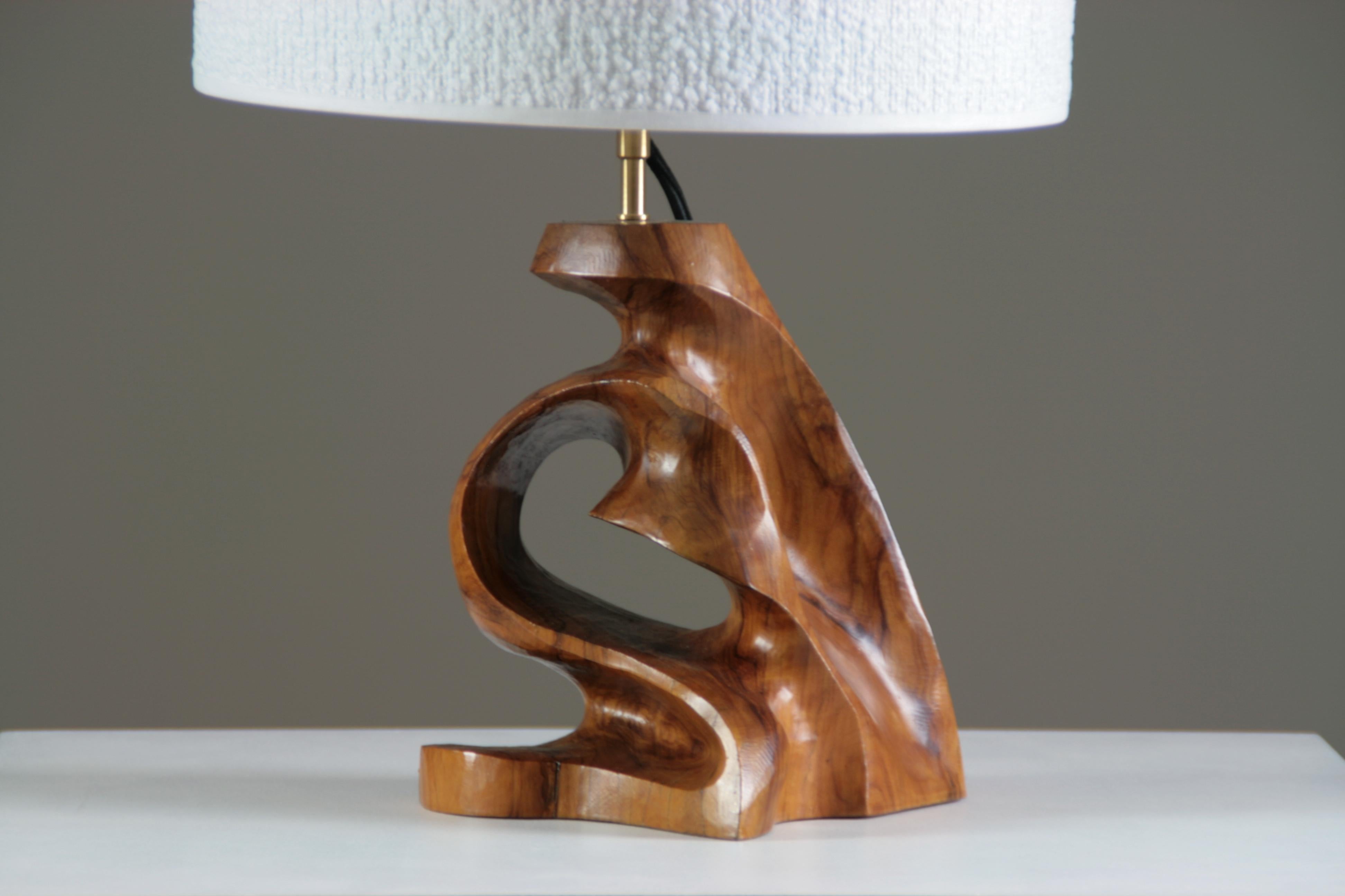 Lampe de table en bois d'Oliver, France années 1950 Bon état - En vente à GRENOBLE, FR