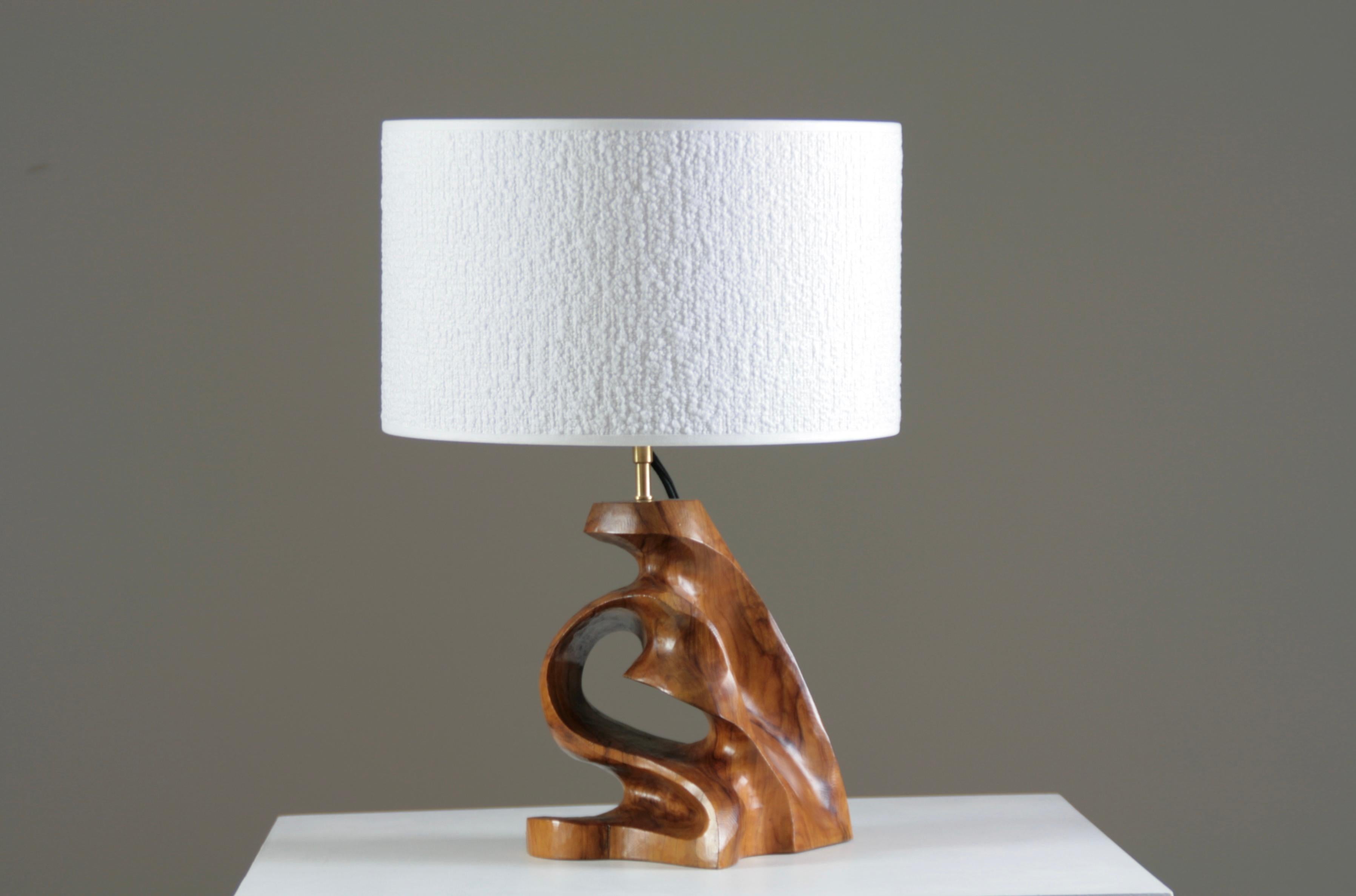 20ième siècle Lampe de table en bois d'Oliver, France années 1950 en vente