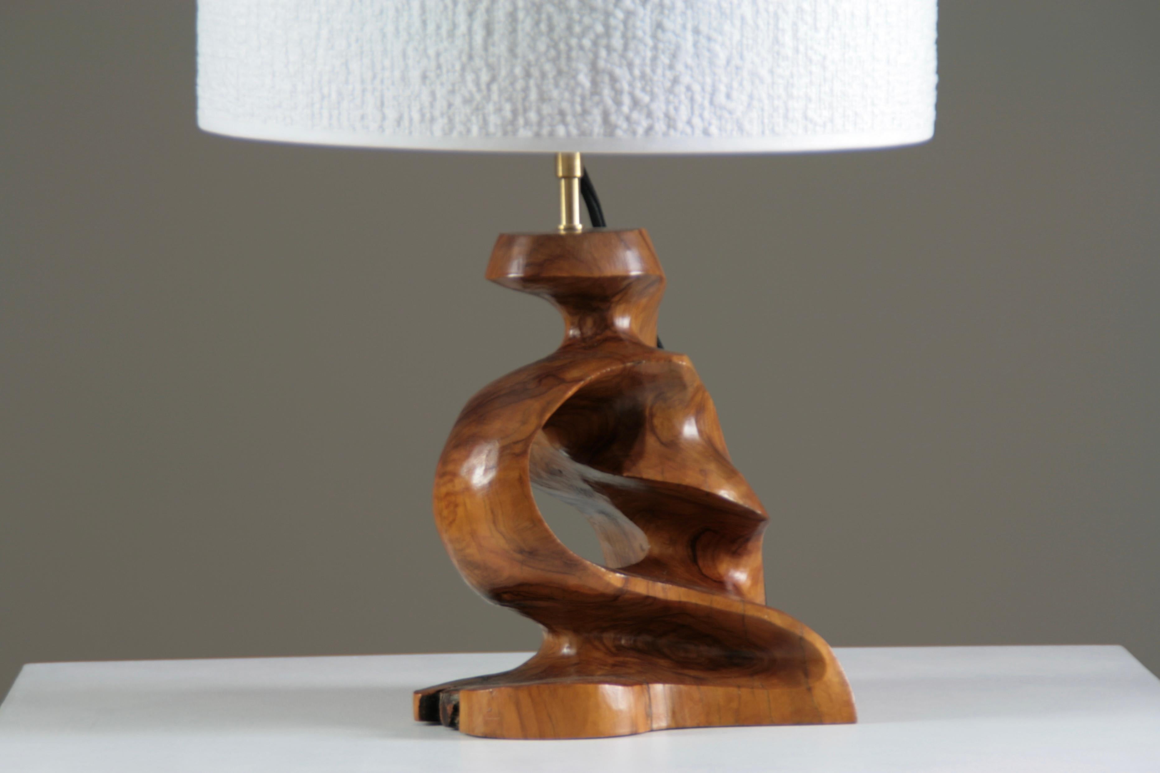 Olivier Lampe de table en bois d'Oliver, France années 1950 en vente