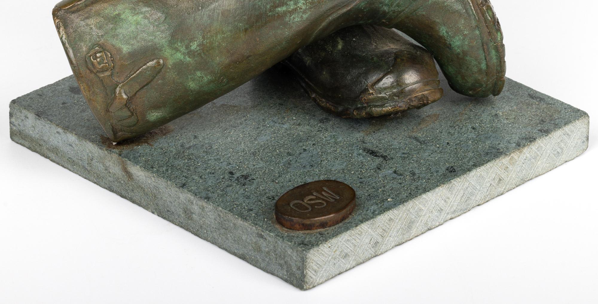 Una deliziosa scultura in bronzo d'epoca intitolata Wellington, realizzata dalla famosa scultrice Olive Wootton e ritenuta probabilmente un'opera giovanile risalente alla metà del XX secolo. 

Oliver Wootton è una scultrice di fama mondiale nata a