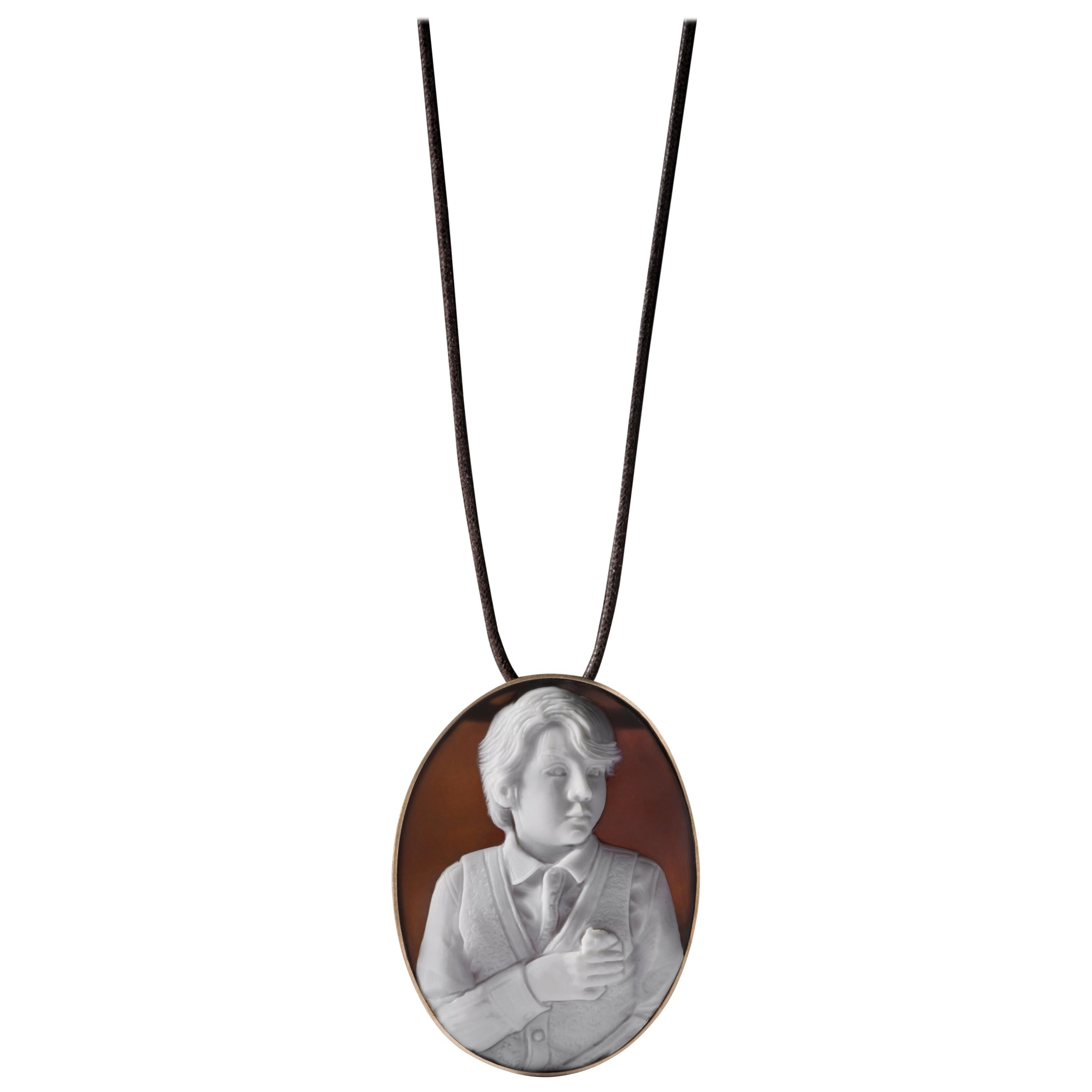 Oliver and Mrs. Nibbles Cameo Pendant or Brooch in 18-Karat Gold, Catherine Opie For Sale