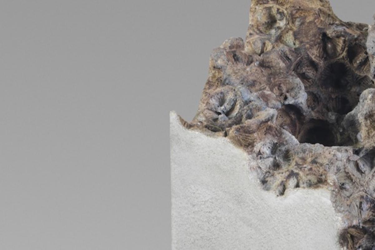 Traces VI by Oliver Ashworth-Martin - Concrete sculpture, abstract, white For Sale 5