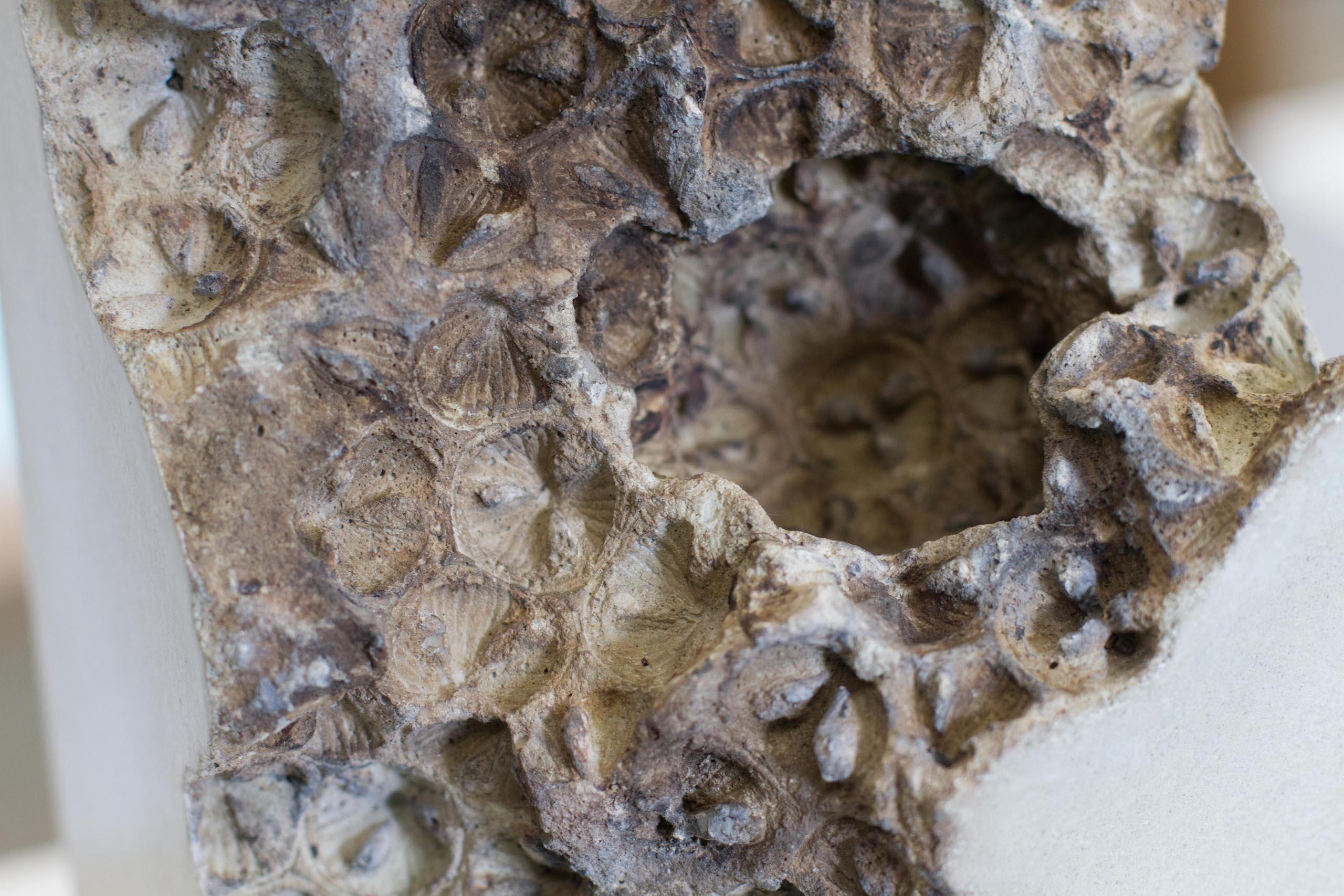 Traces VI by Oliver Ashworth-Martin - Concrete sculpture, abstract, white For Sale 6