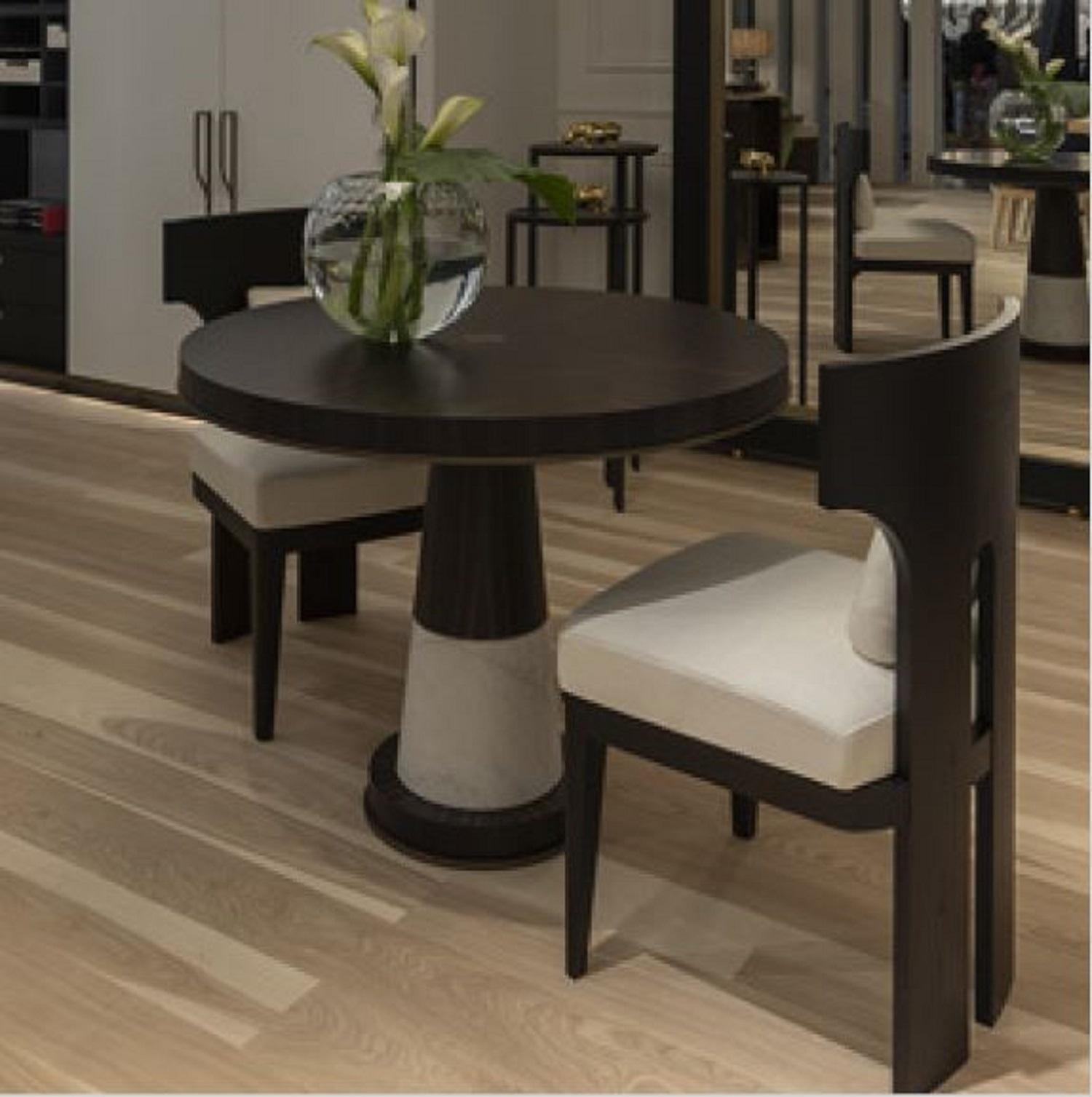 Oliver Dining table In New Condition For Sale In Munich, Bavaria