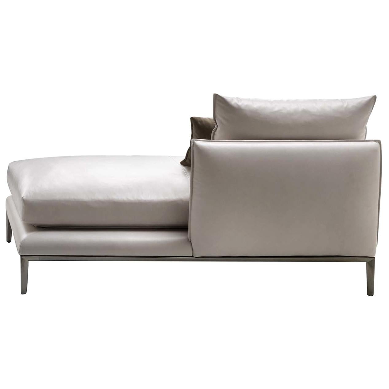 Tufted Leather and Oak "Freud" Chaise Longue For Sale at 1stDibs