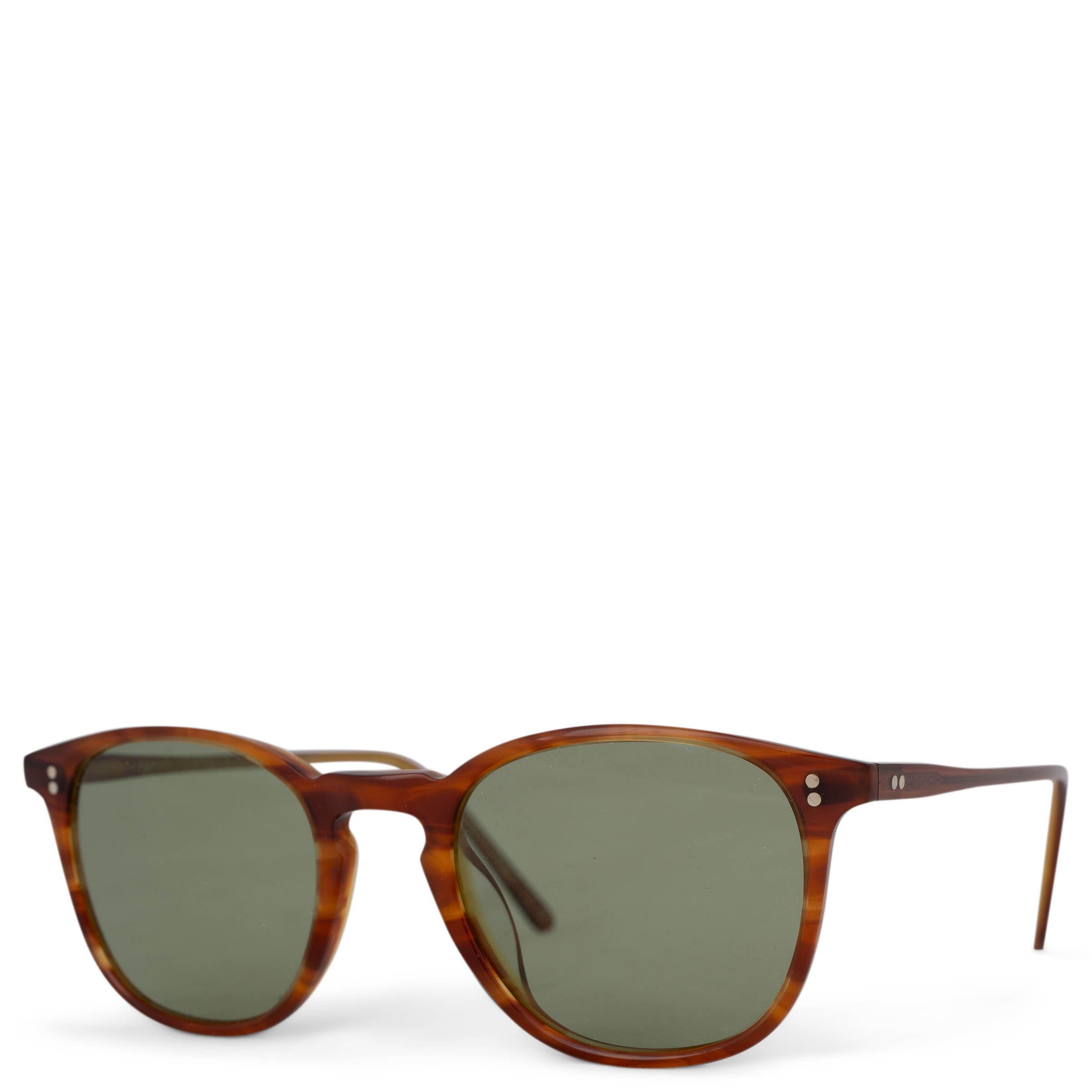 Ces lunettes de soleil Finley 1993 Sun 100% authentiques d'Oliver Peoples sont fabriquées en acétate de tortue Sugi ambre et marron, offrant un look classique et élégant. Le design est complété par des lentilles vertes, offrant à la fois une