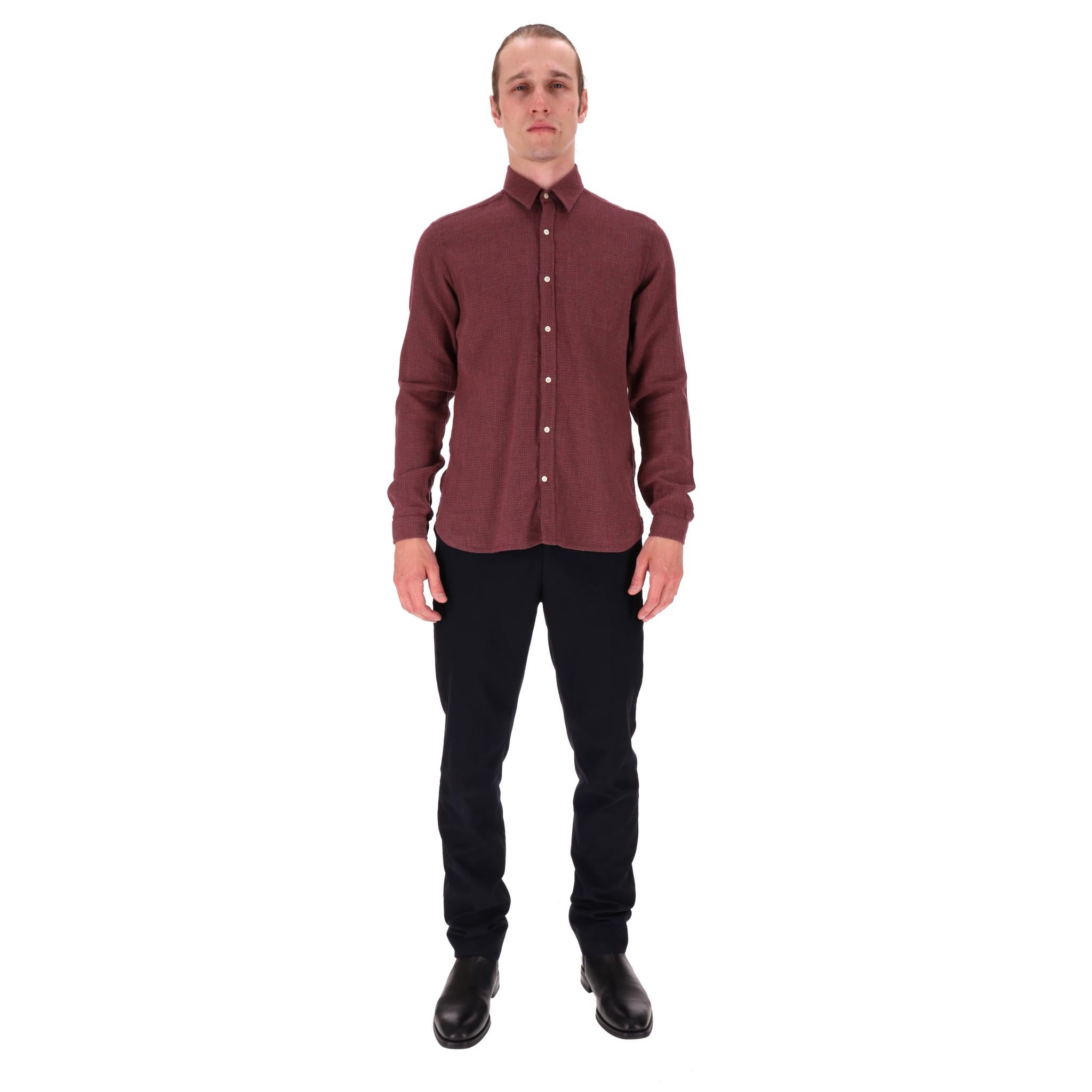 Camicia classica in cotone di Oliver Spencer

Camicia classica, realizzata in cotone in un ricco colore bordeaux con motivo grigio.

Fabrice ha una vestibilità regolare, chiusura frontale con bottoni perlati, polsini con bottoni e inserto in