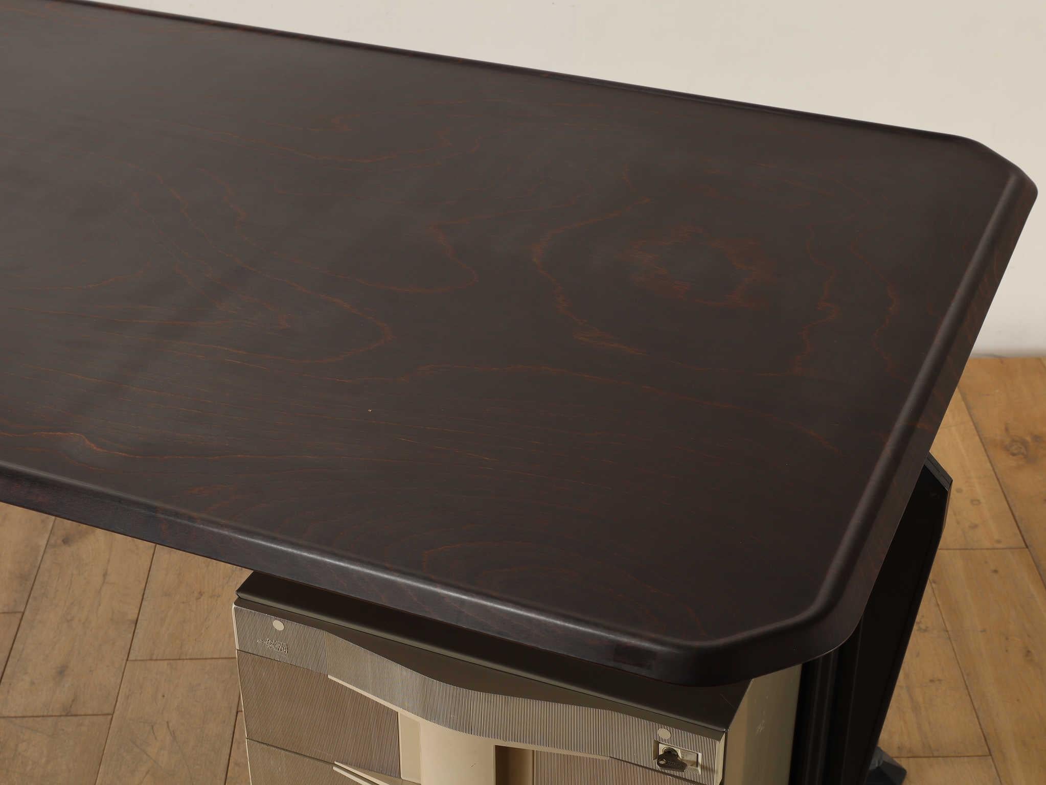 Scrivania Olivetti anni '70 in vendita 4