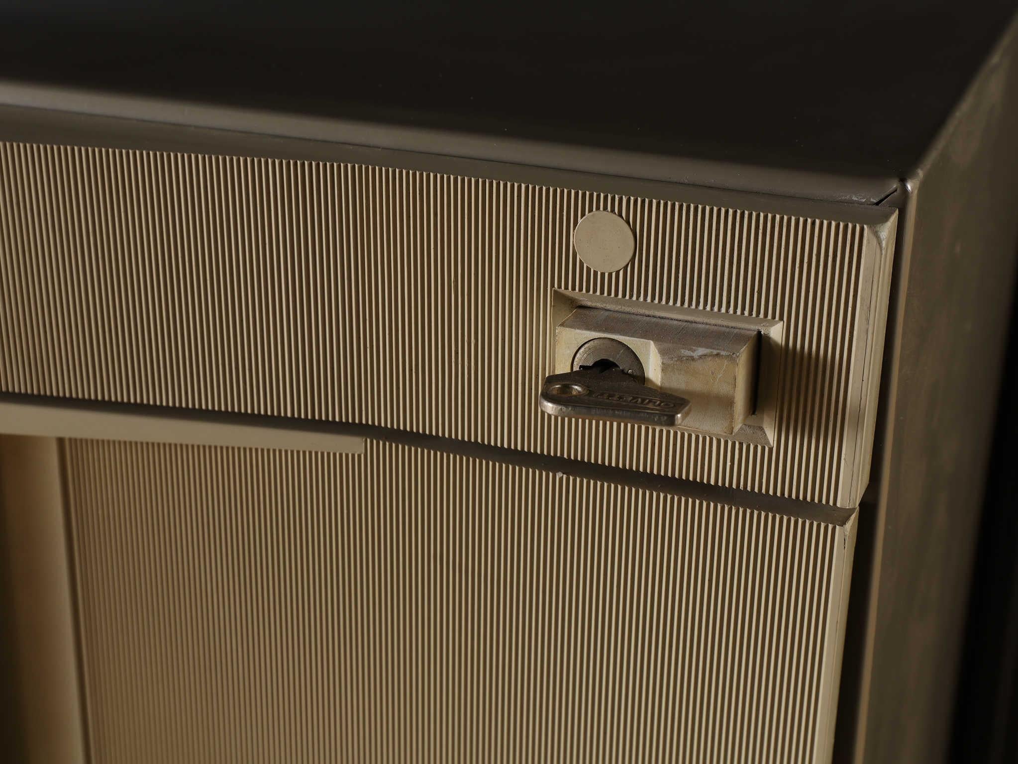 Olivetti Desk 1970's For Sale 4