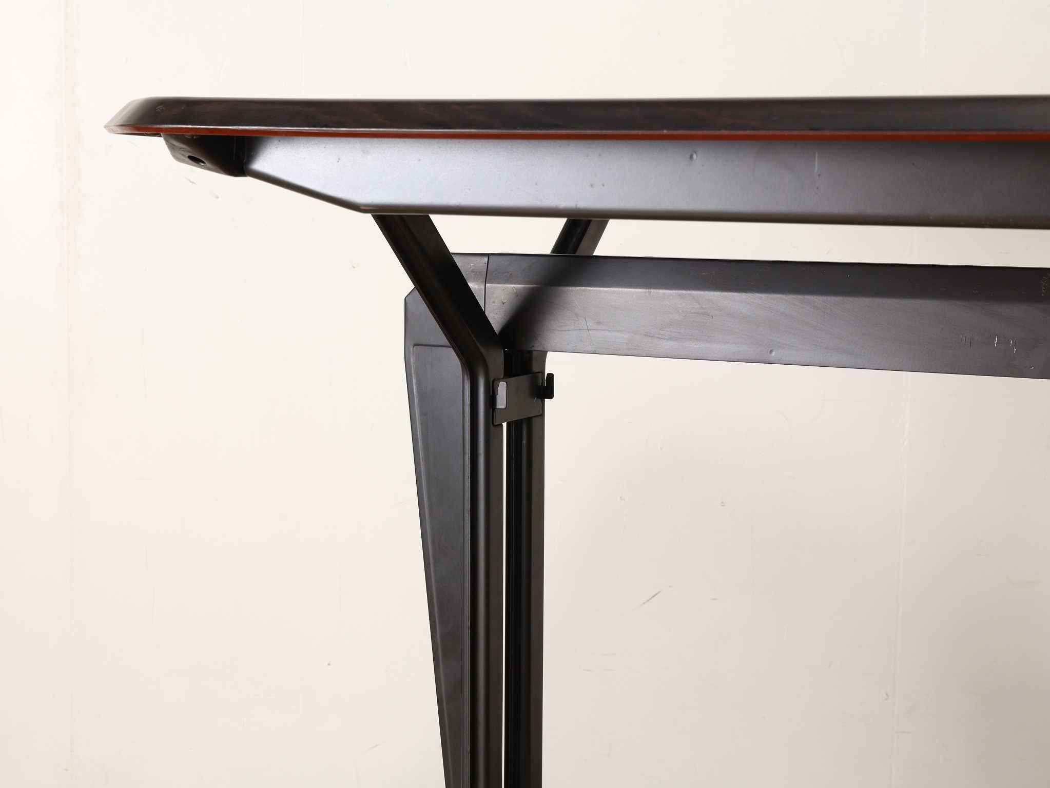 Scrivania Olivetti anni '70 in vendita 5