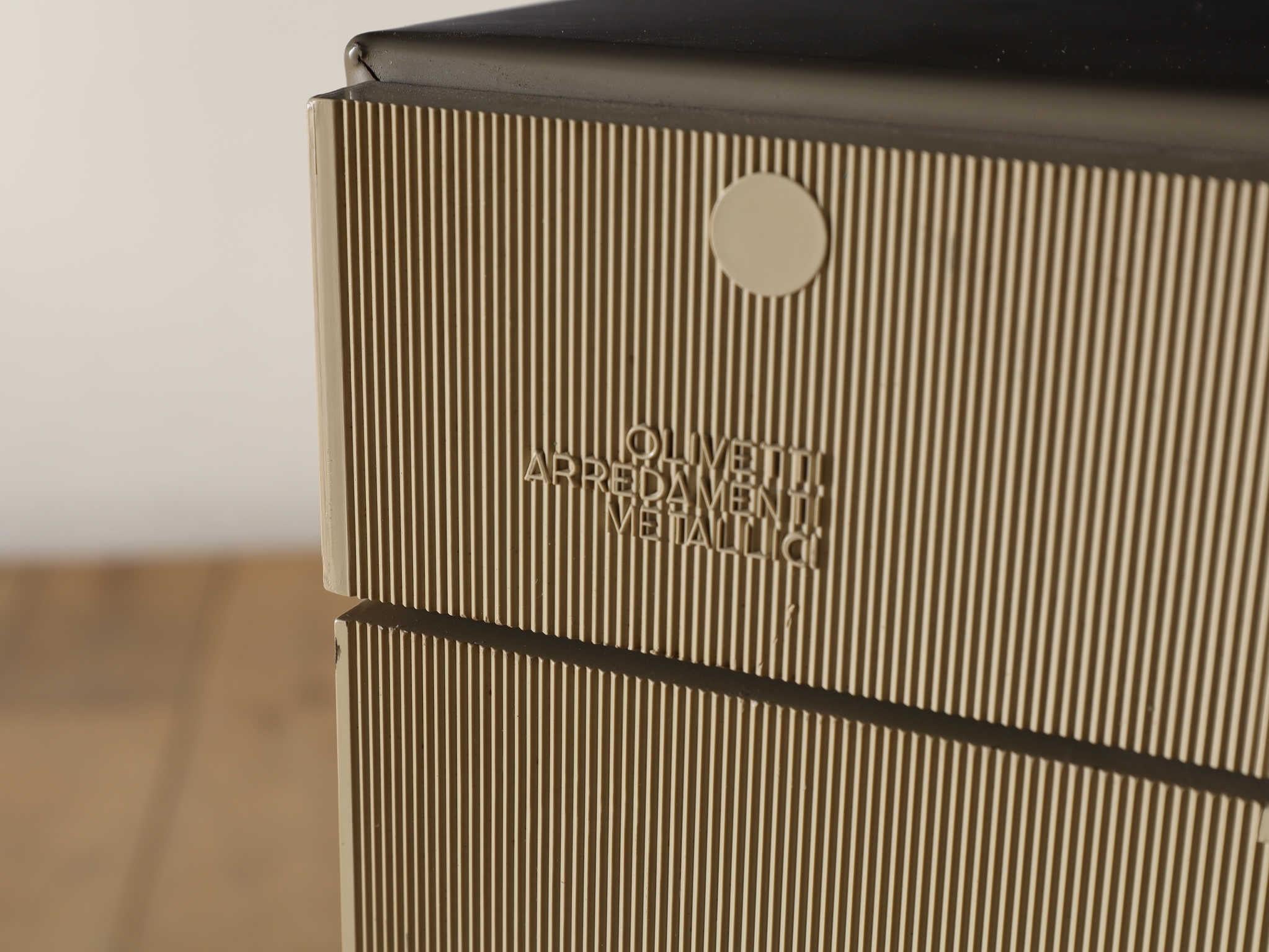 Olivetti Desk 1970's For Sale 5