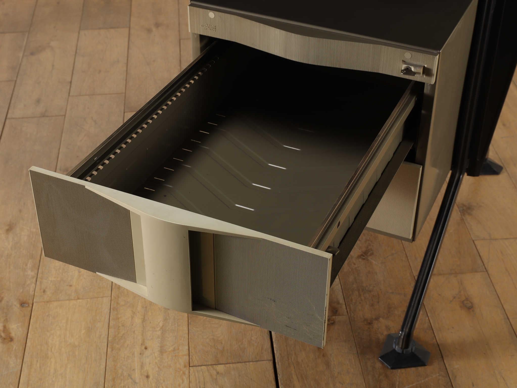 Olivetti Desk 1970's For Sale 6