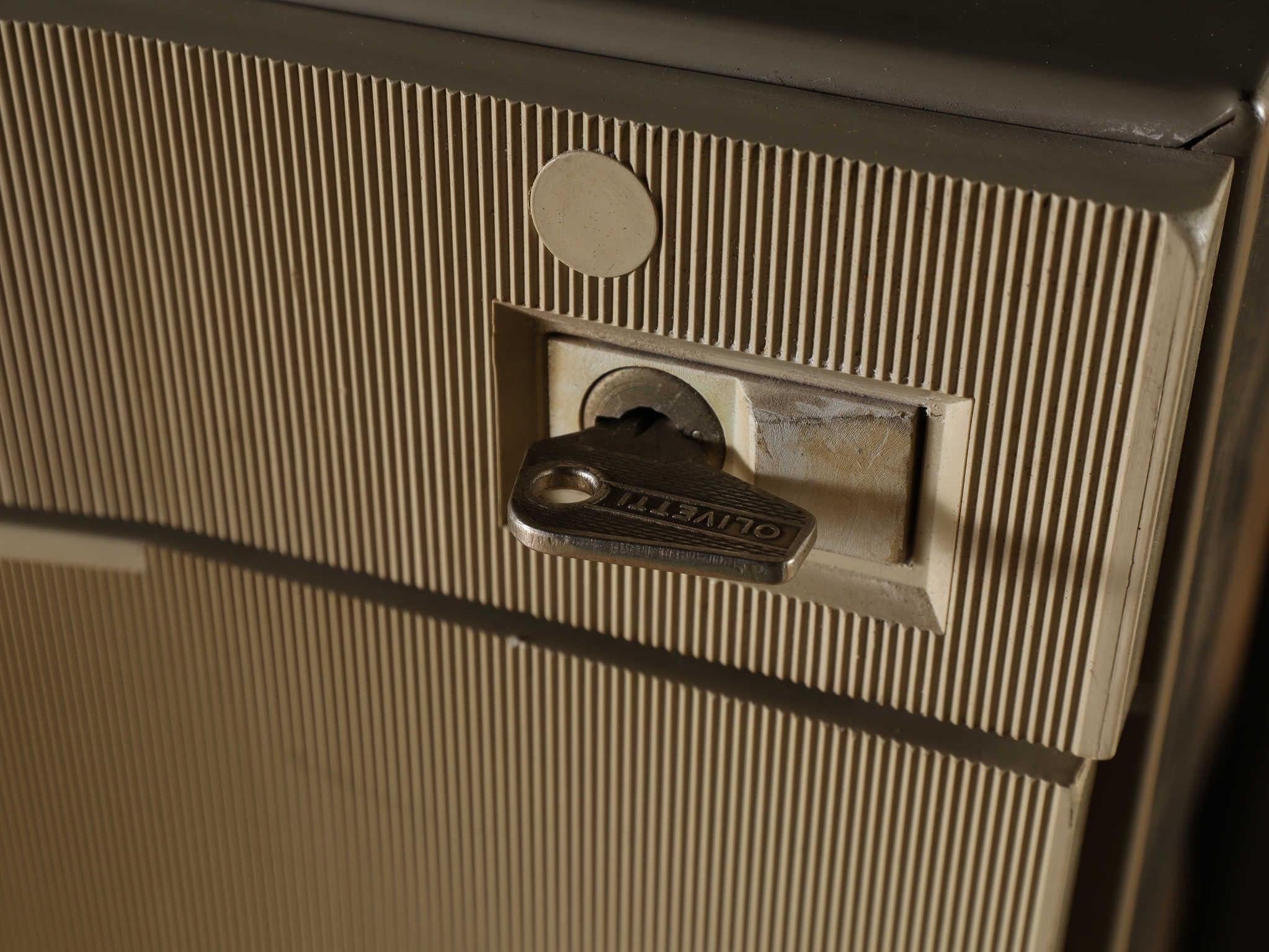 Olivetti Desk 1970's For Sale 8