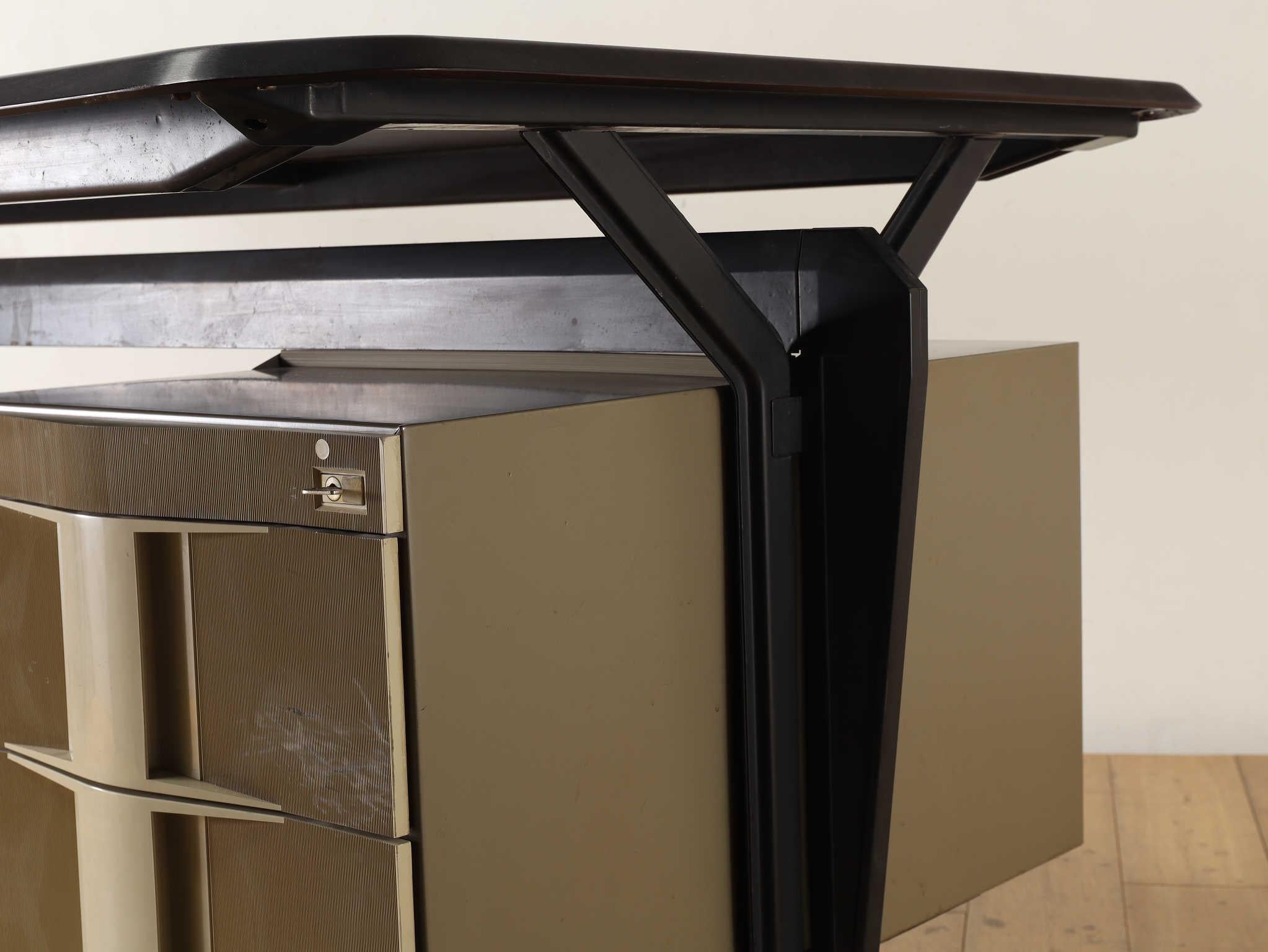 Olivetti Desk 1970's For Sale 11