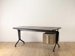 Escritorio Olivetti Años 70