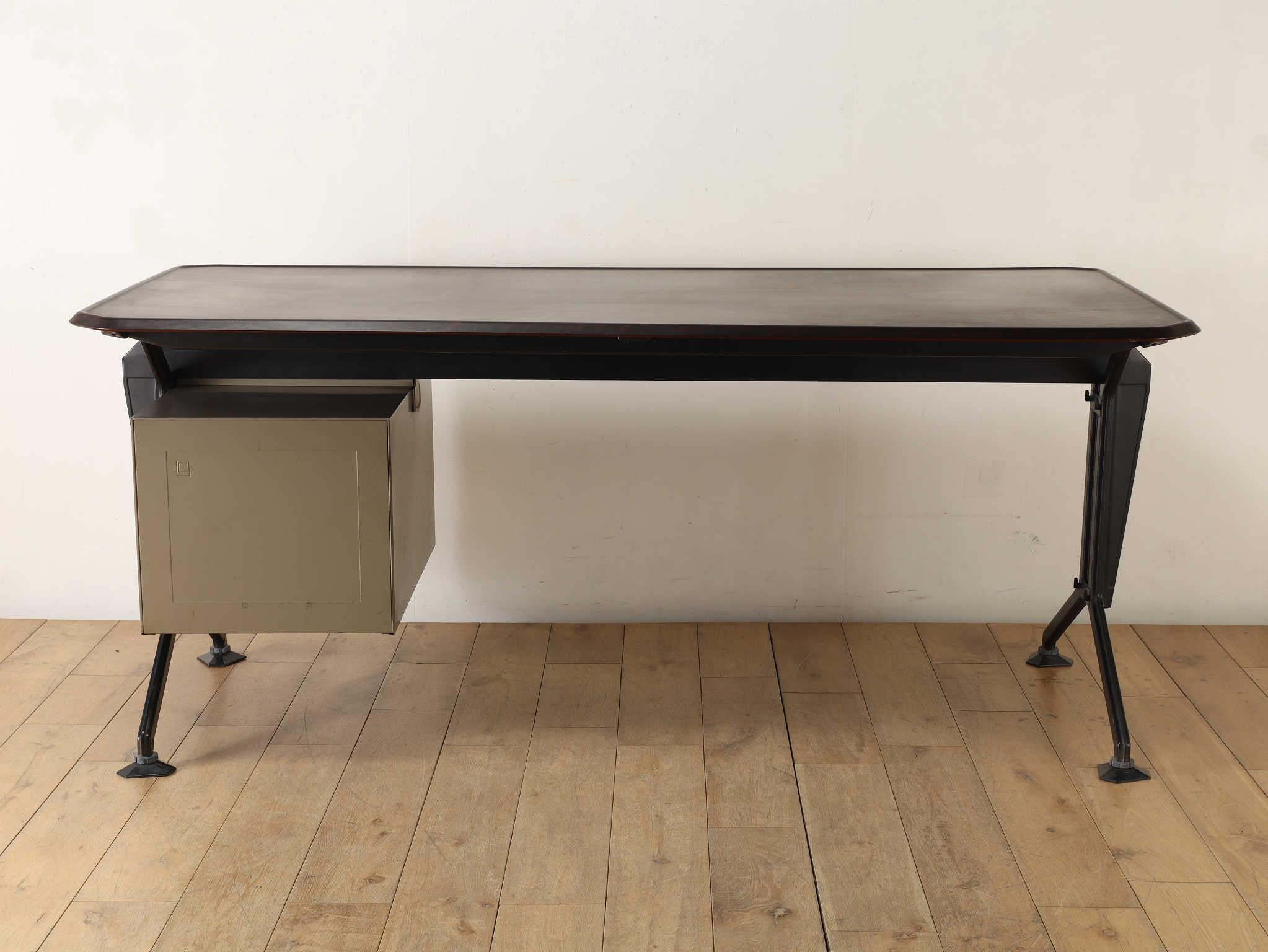 Scrivania Olivetti anni '70 In condizioni buone in vendita a Shibuya-ku, 13