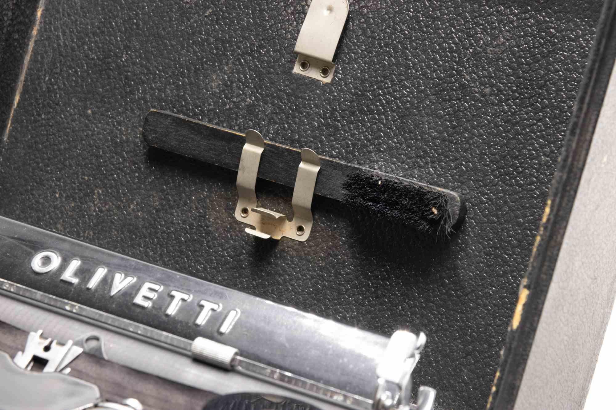 Macchina da scrivere portatile Olivetti Ico, anni '30 in vendita 1