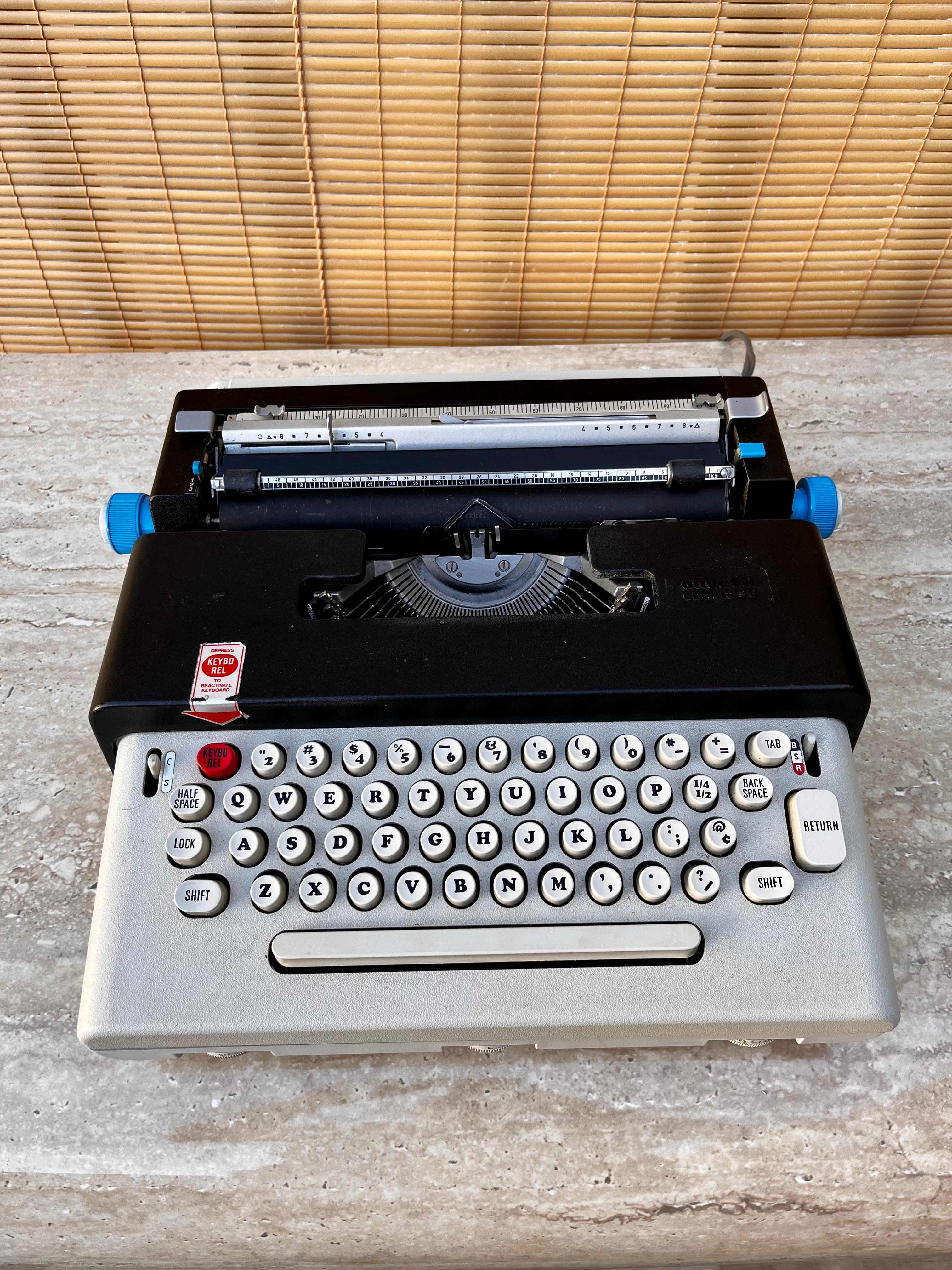 Late 20th Century Olivetti Lettera 36 Portable Typewriter Designed by Ettore Sottsass. circa 1970s For Sale