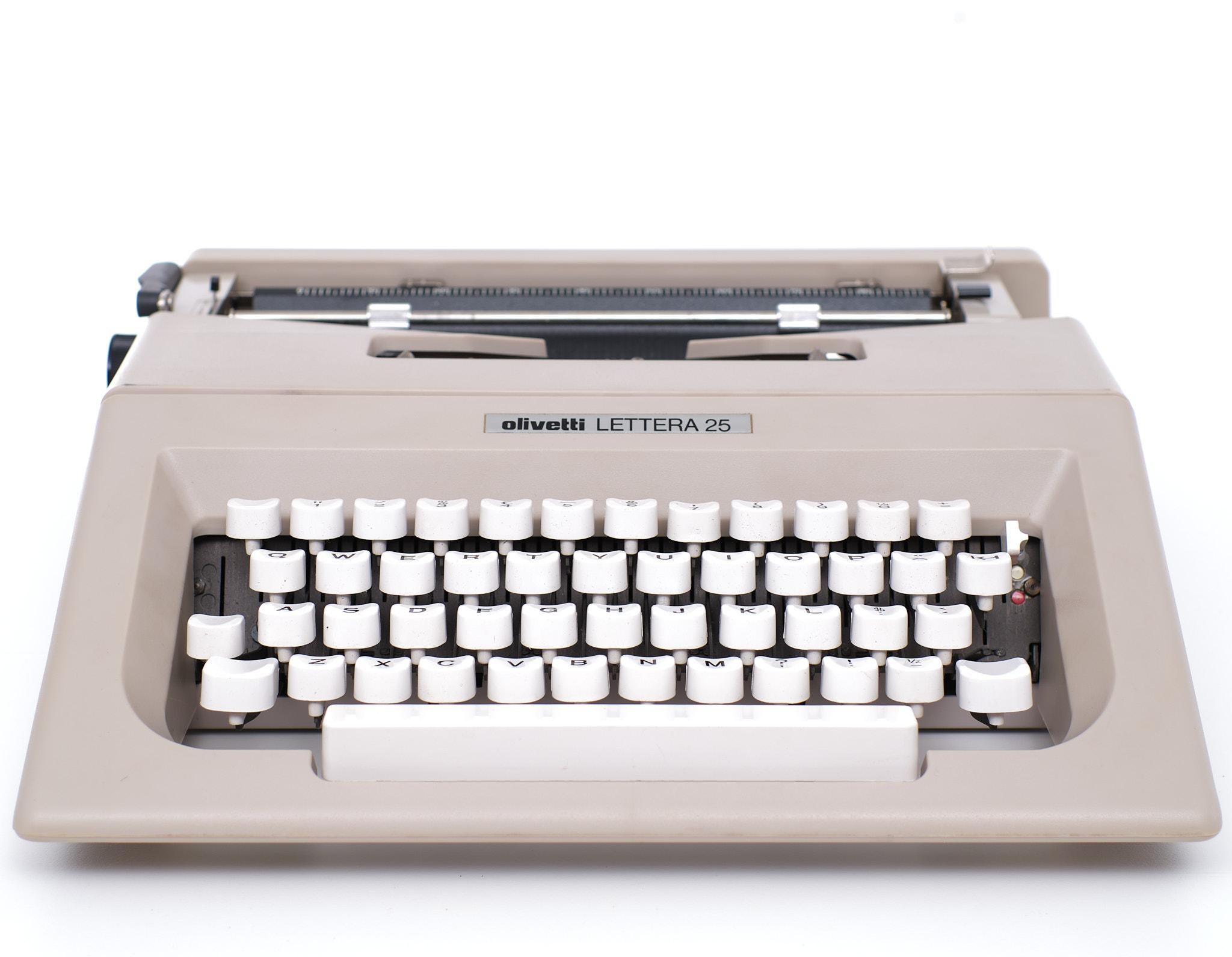 Olivetti Lettura 25 Typewriter 1970s Spain 5