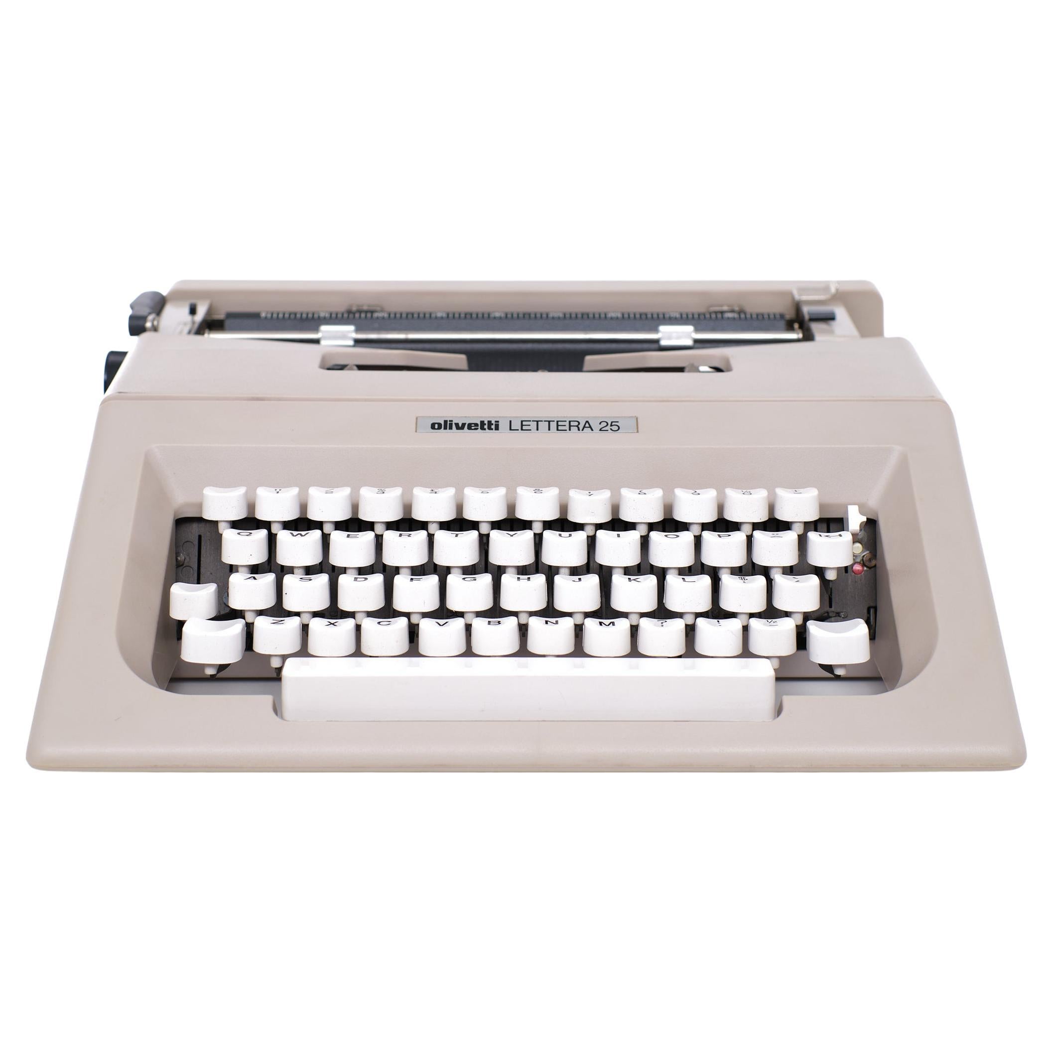 Modern Olivetti Lettura 25 Typewriter 1970s Spain
