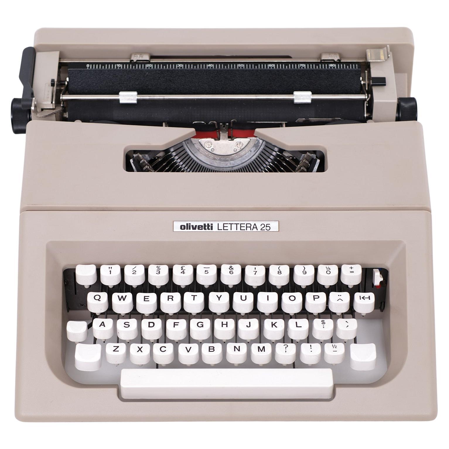Olivetti Lettura 25 Typewriter 1970s Spain