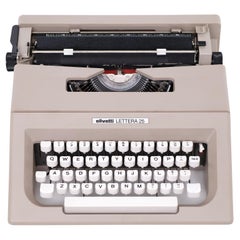 Olivetti Lettura 25 machine à écrire espagnole des années 1970
