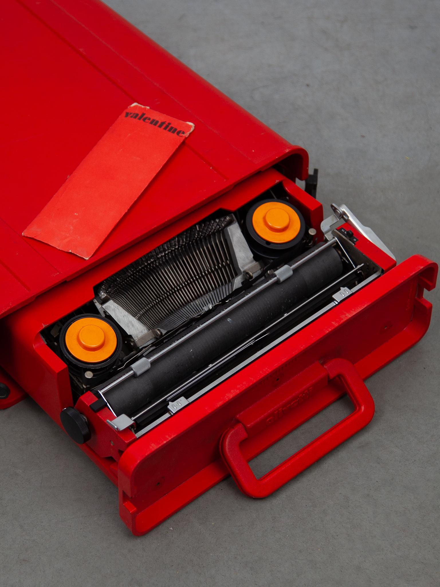 Olivetti Schreibmaschine Vintage Modell „Valentine“ 1969 Pop Art Icoon, Vintage im Angebot 1