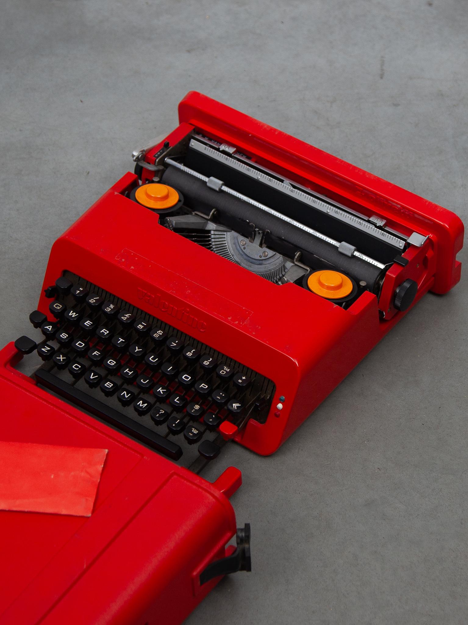 Olivetti Schreibmaschine Vintage Modell „Valentine“ 1969 Pop Art Icoon, Vintage im Angebot 2