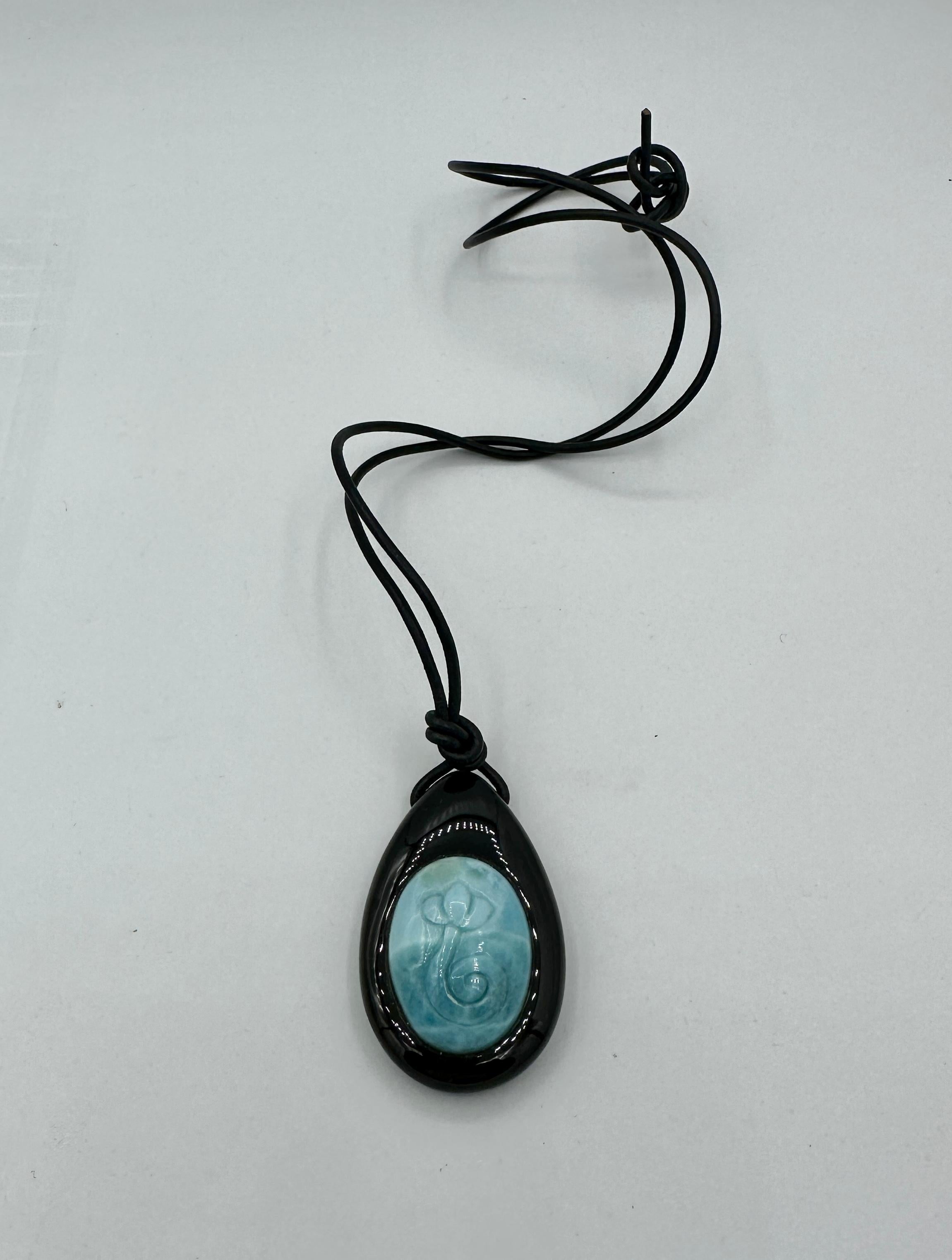 Contemporary Olivia Newton-John Estate Personal Blue Agate Onyx Flower Necklace Guaranteed For Sale