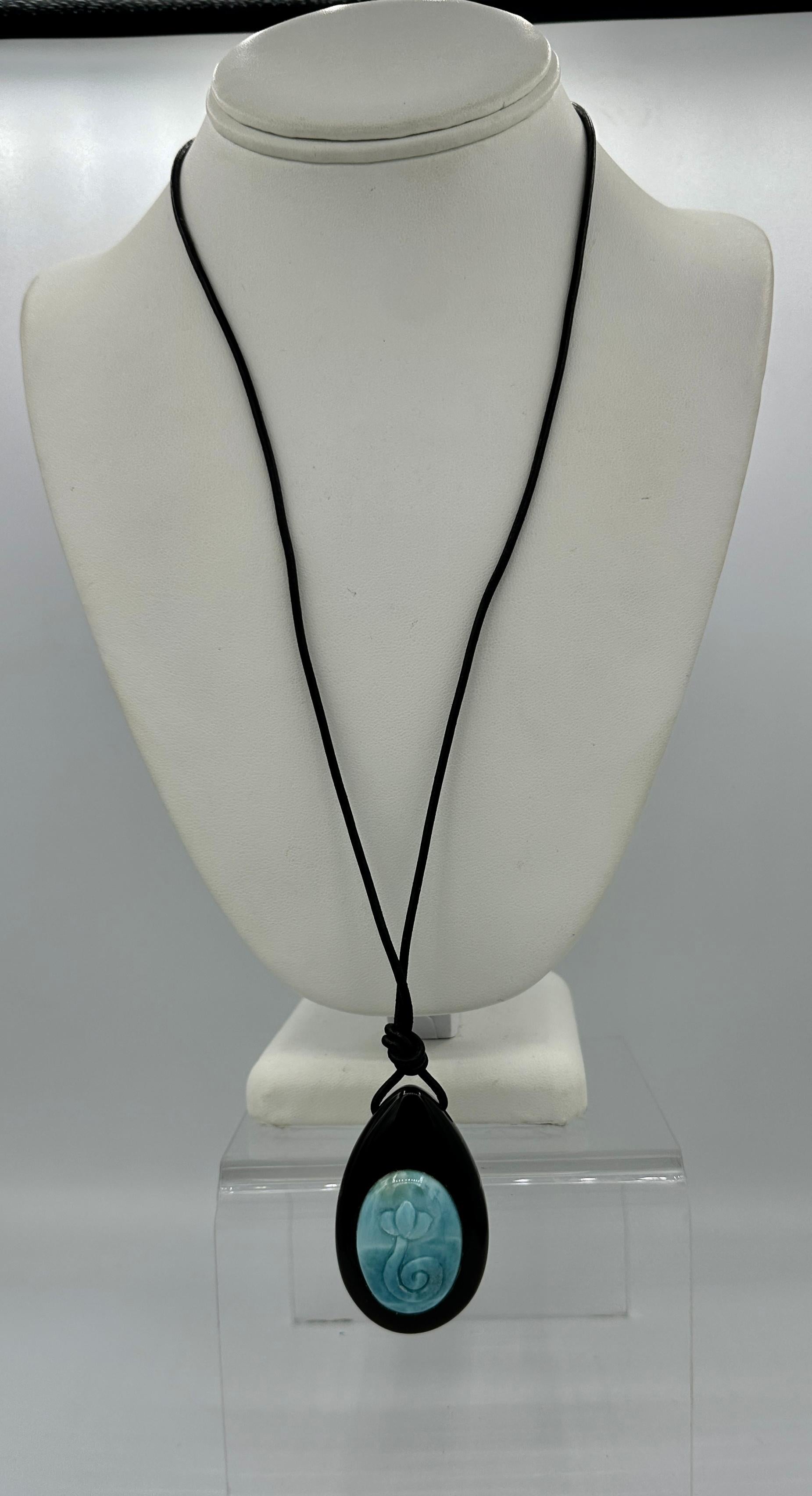Women's or Men's Olivia Newton-John Estate Personal Blue Agate Onyx Flower Necklace Guaranteed For Sale
