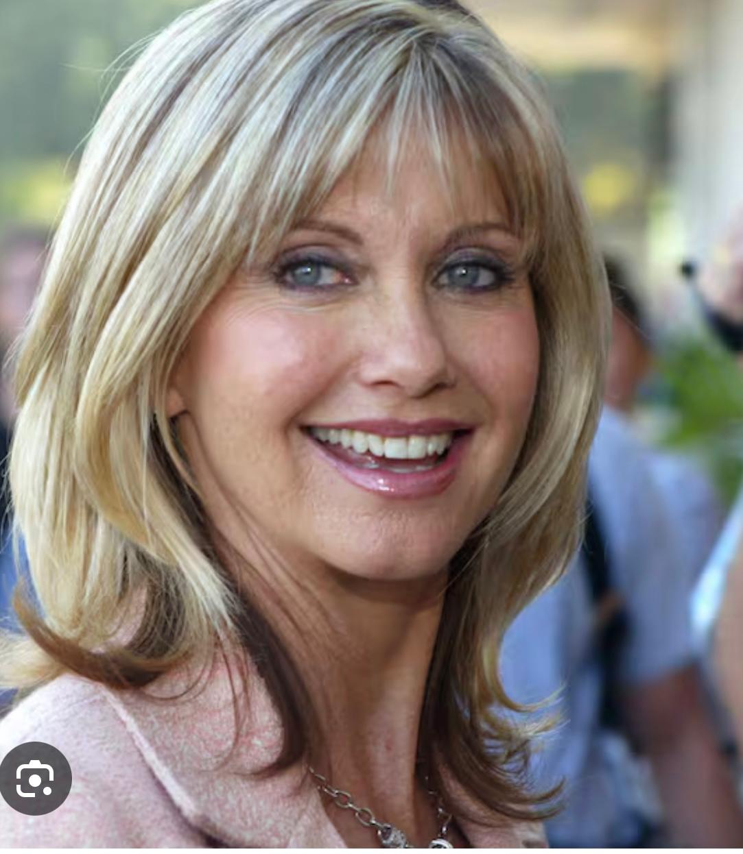 Olivia Newton-John Estate Personal Egg Yolk Collier en ambre naturel garantie en vente 3