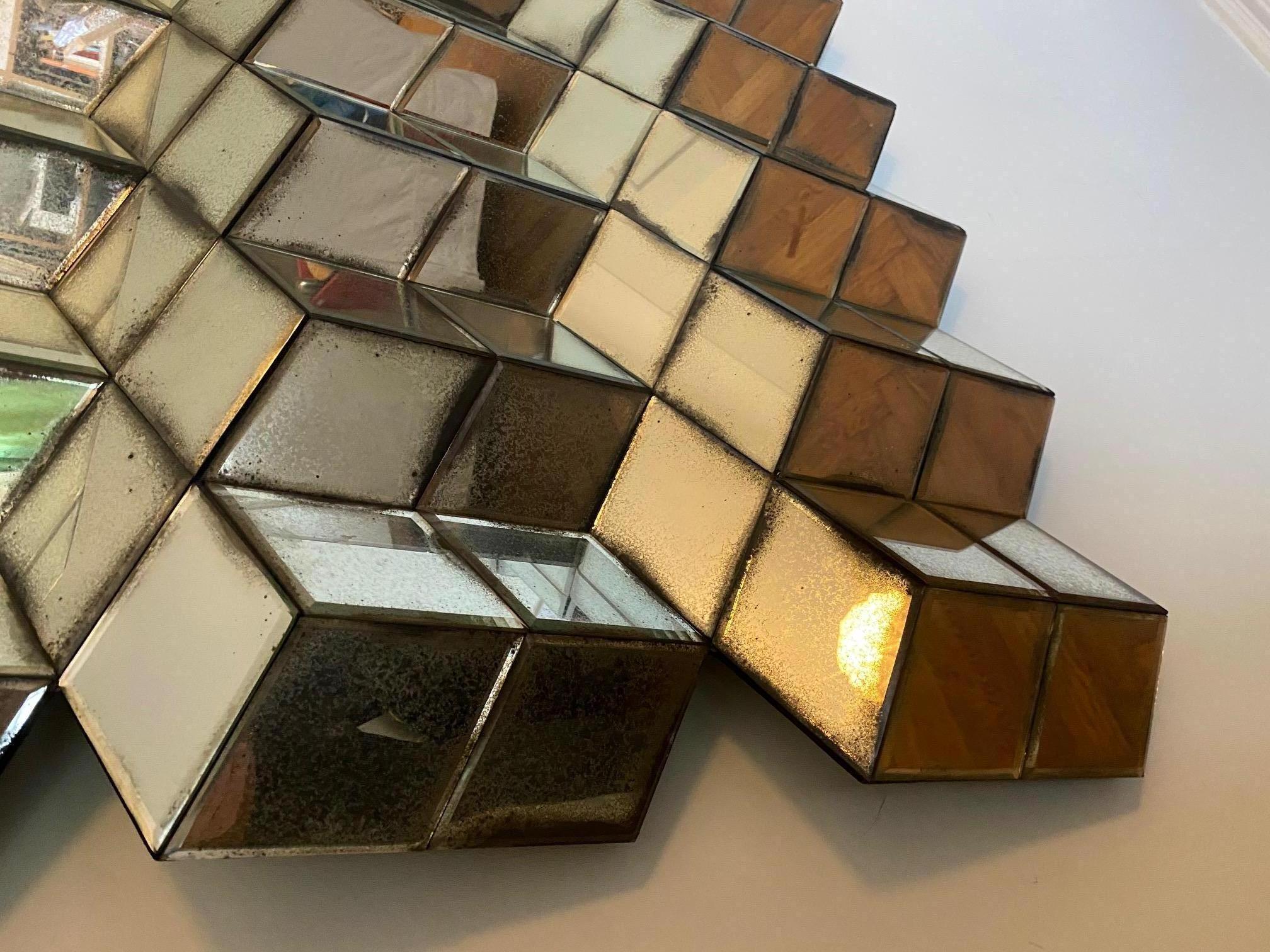 Homage to Vasarely – Spiegelskulptur des Künstlers und Designers Oliver de Schrijver (Abstrakt), Sculpture, von Olivier De Schrijver