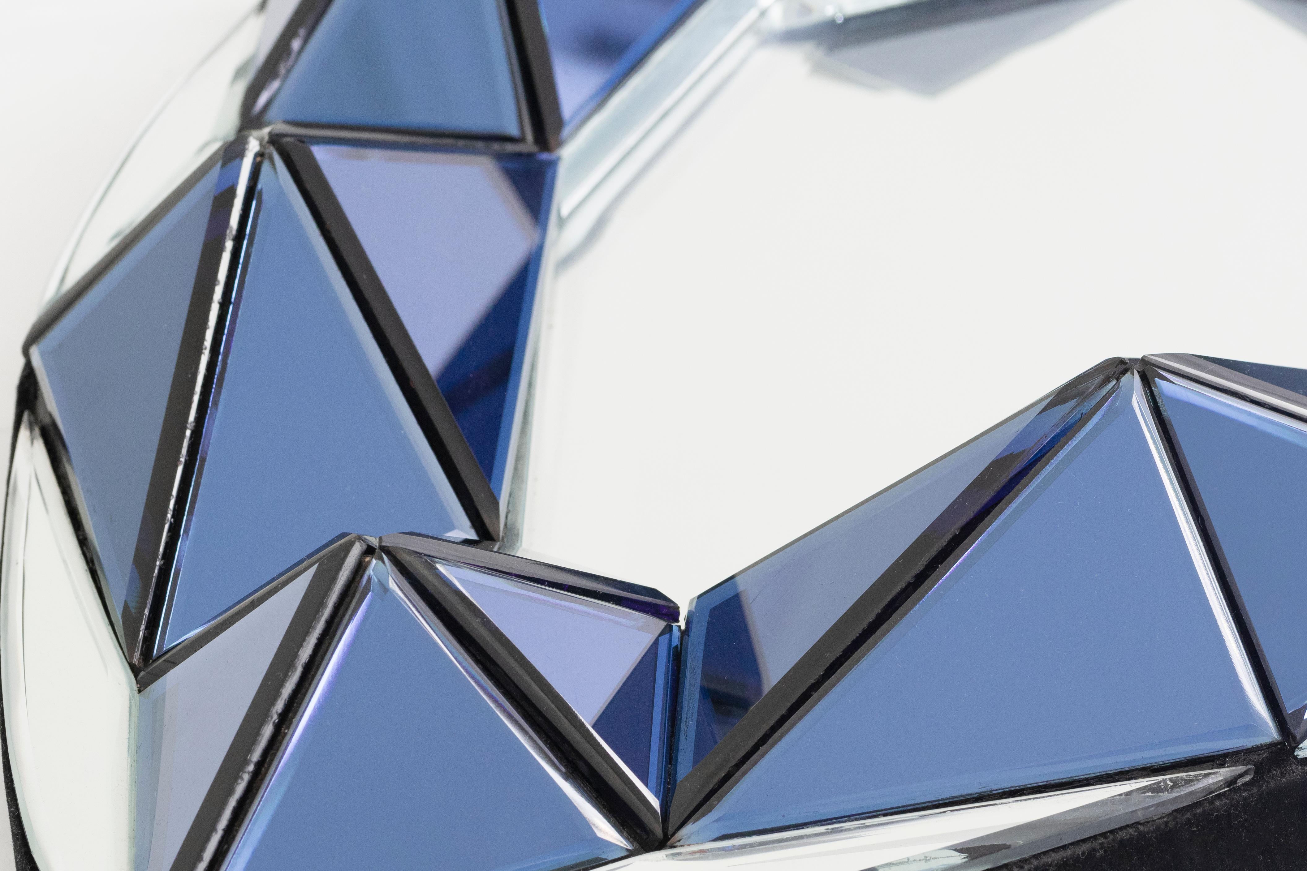 Signiert von Olivier De Schrijver - Blauer Reliefspiegel in Teardrop-Form Contemporary im Zustand „Neu“ im Angebot in London, GB