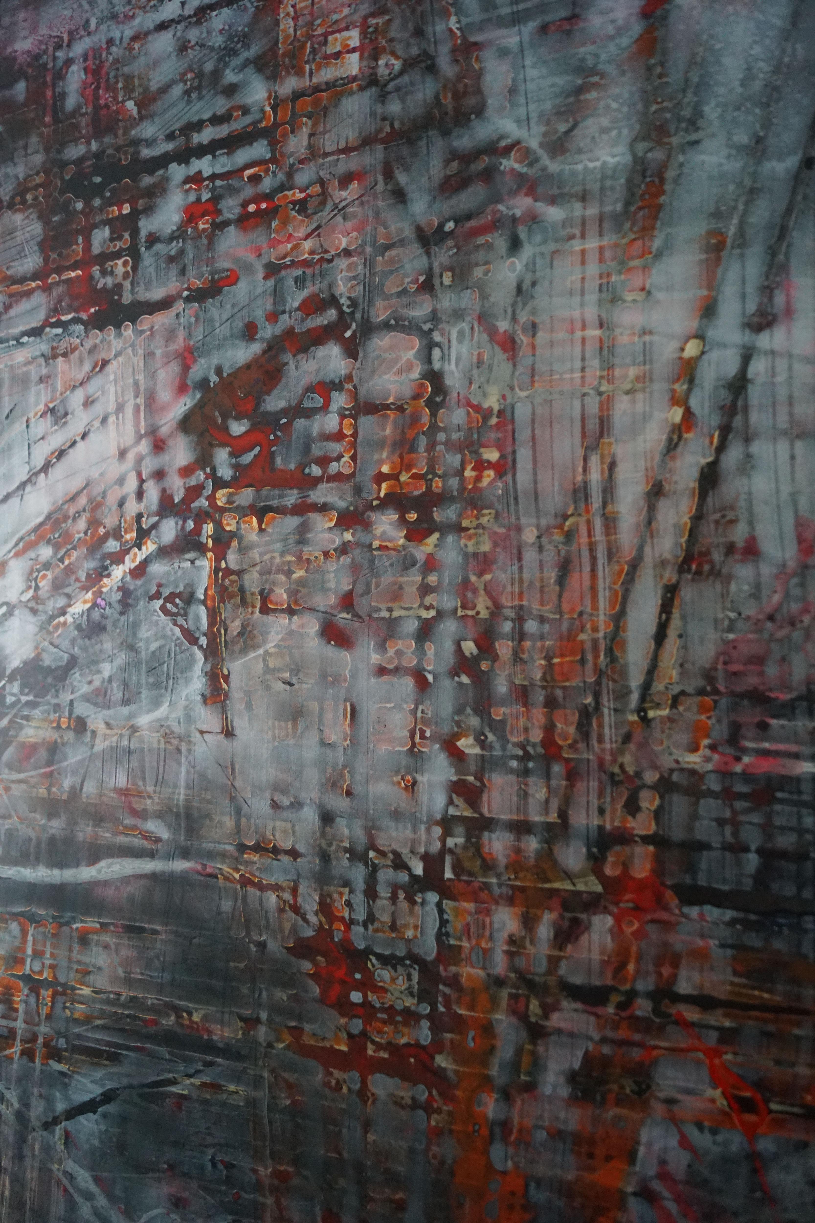 Peinture abstraite  ville fantme   Vernis au pigment sur bois 108 x77 cm - Gris Abstract Painting par Olivier Ebel