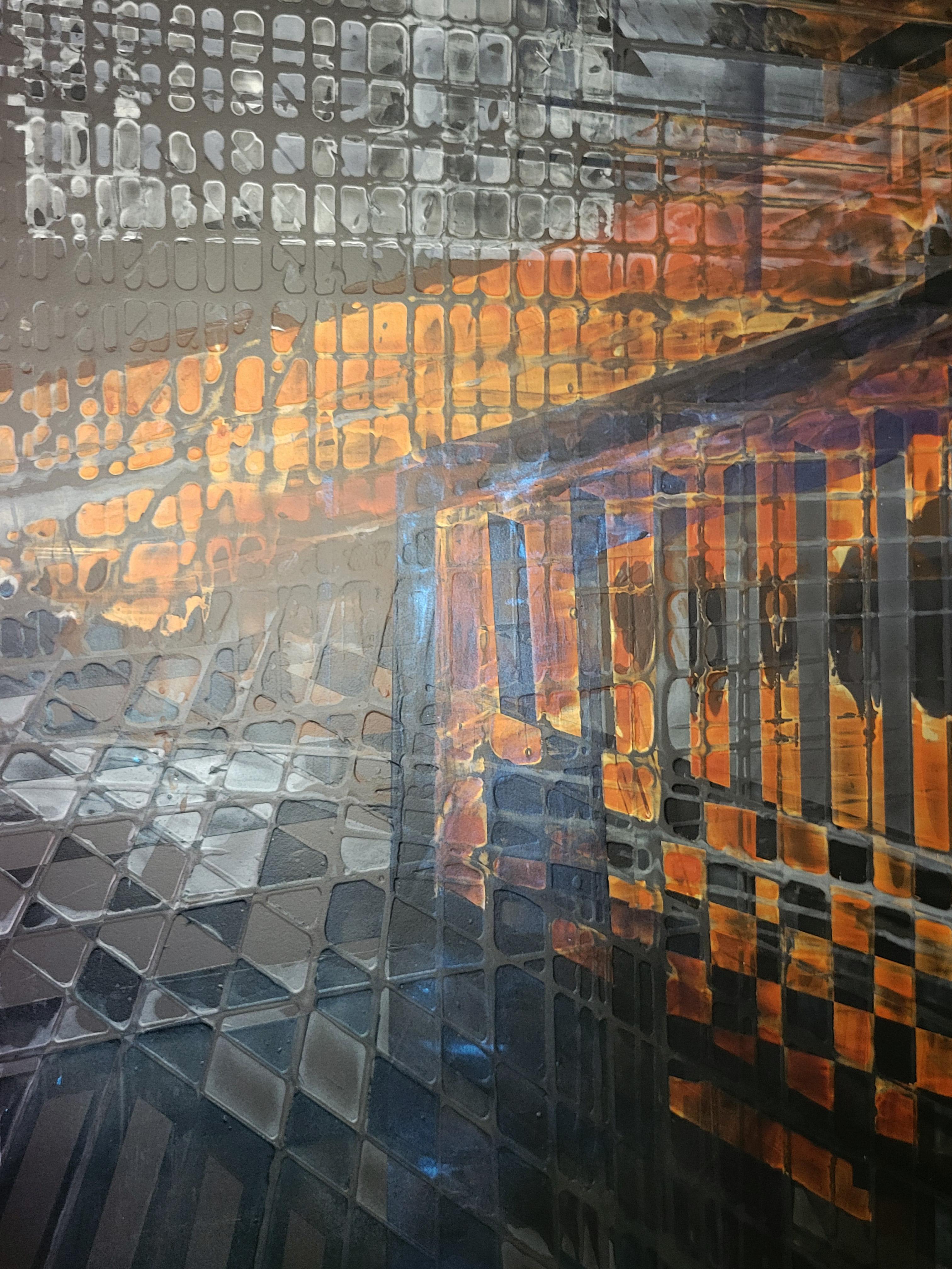 Triptyque : 3 panneaux de 110 cm
Vous voyagez dans et à travers cet urbanisme vivant qui vous attrape et vous digère. Prenez le temps de regarder chaque fenêtre, de plonger dans les intérieurs aux multiples facettes, je vous invite chez moi !
