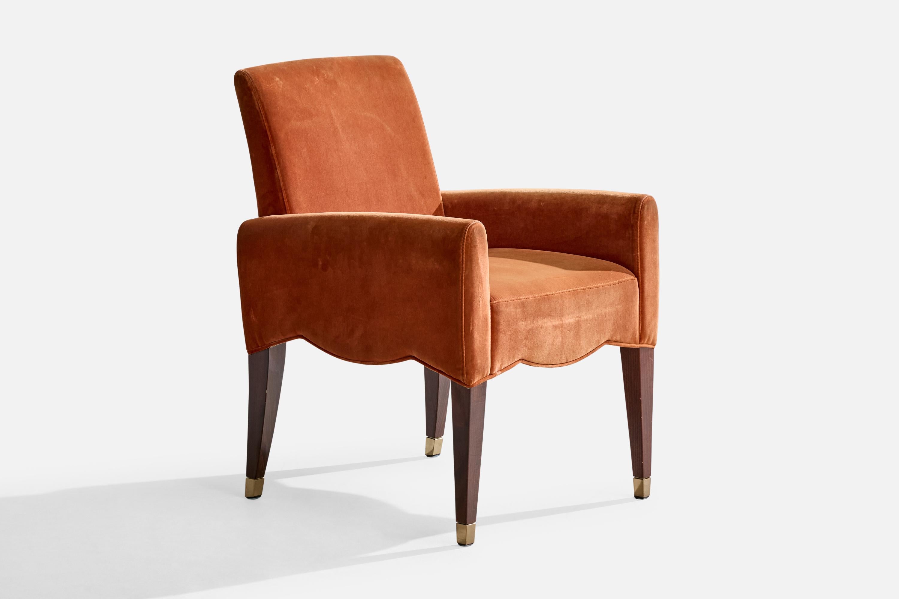 Poltrona in velluto arancione, legno tinto scuro e ottone disegnata da Olivier Gagnere e prodotta da Artelano, Francia, C.C. 1994.

Modello progettato per il Musée du Louvre. 

Tessuto d'epoca in discrete condizioni, in linea con l'età e
