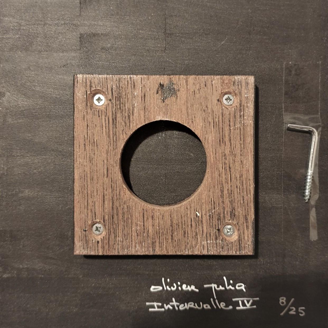 Zeitgenössische moderne schwarz-graue Wandskulptur Gemälde Relief Intervalle IV im Angebot 1
