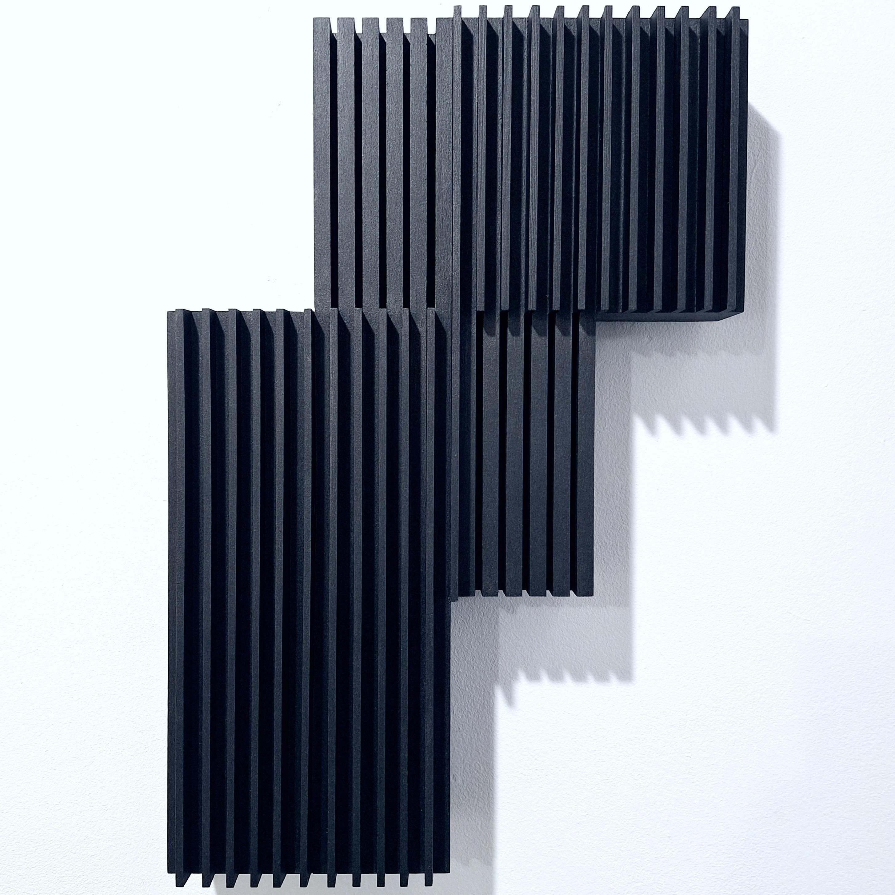 Zeitgenössische moderne graue schwarze Malerei Skulptur Relief Carré vertikal I