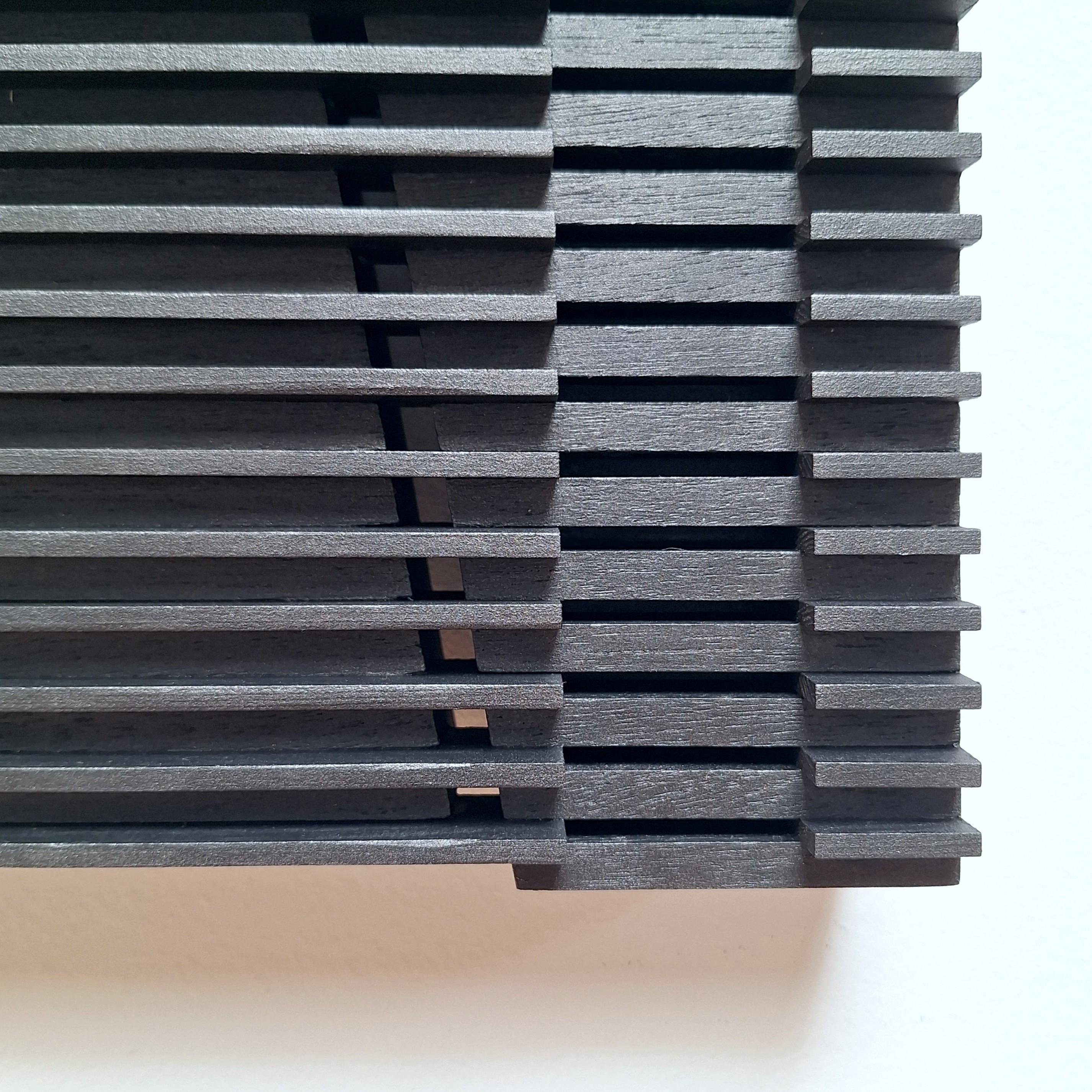 Urbanisme lineaire II modern grau schwarz architektonische Malerei Relief im Angebot 2