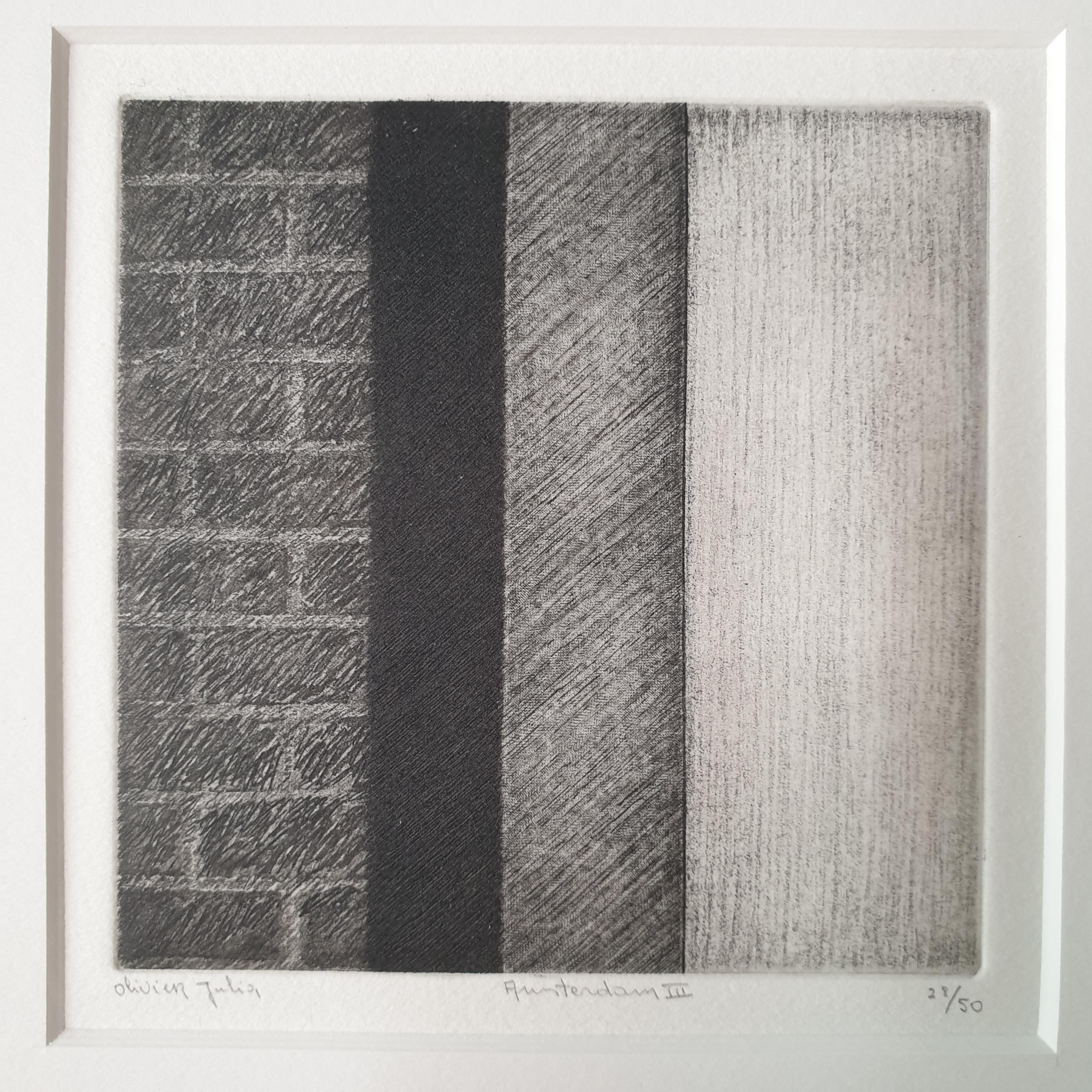 Amsterdam III ed 28/50 - gravure à l'aquatinte en noir et blanc encadrée d'un verre de musée - Gris Abstract Print par Olivier Julia