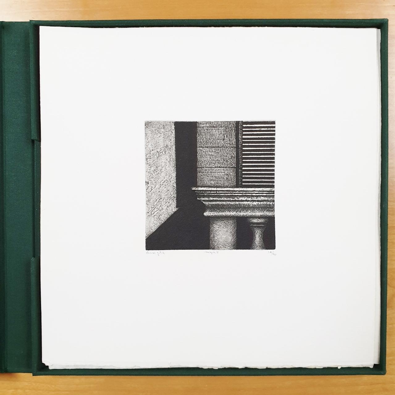 Venise - Venise  Boîte de collection 4/50 avec dix impressions aquatintes à l'eau-forte en noir et blanc  - Minimaliste Print par Olivier Julia